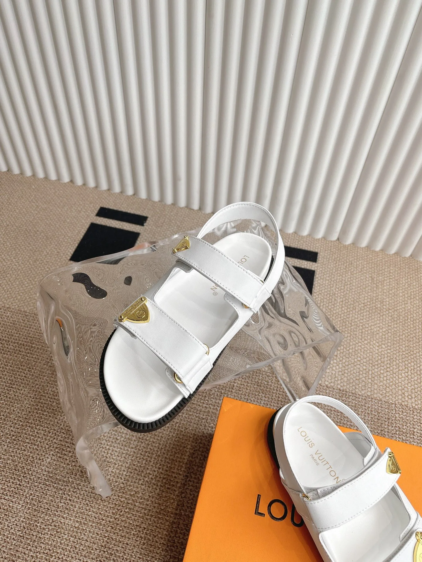 Women's Open-Toe Sandals LOUIS VUITTON 17499604