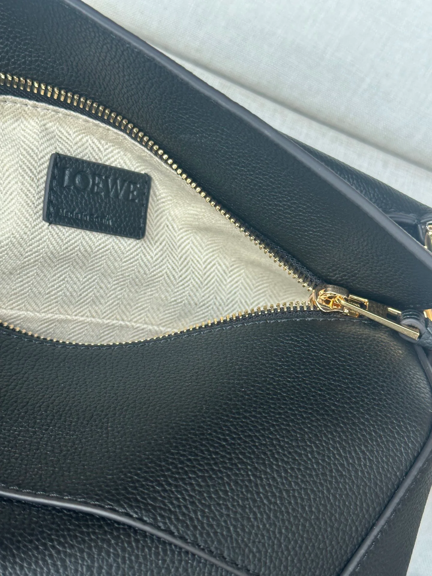 Women's Classic Handbags LOEWE 17303173