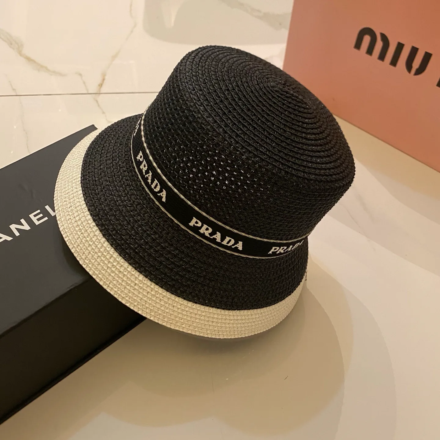 Hats PRADA 17498291