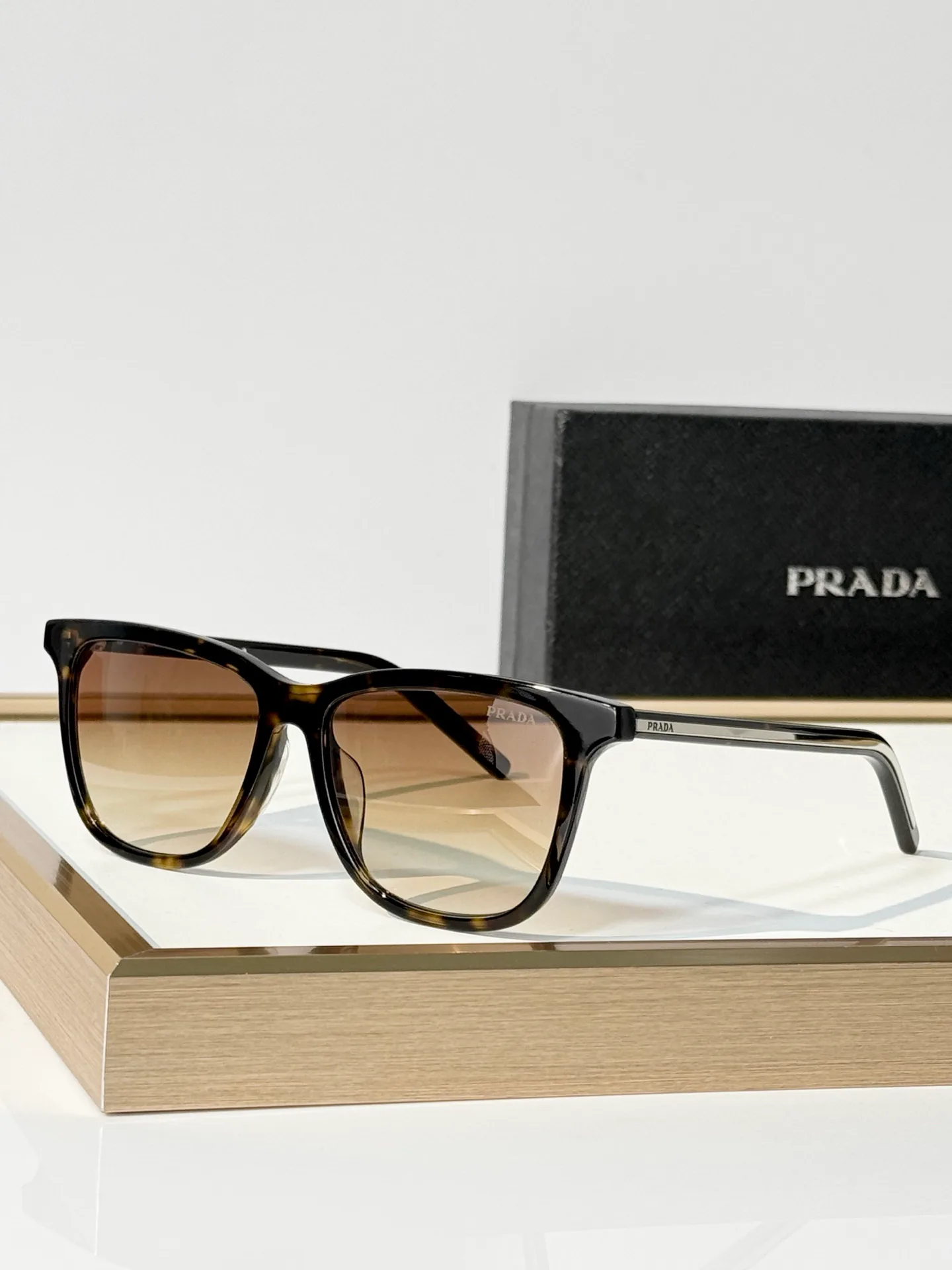 Очки Prada 18602851