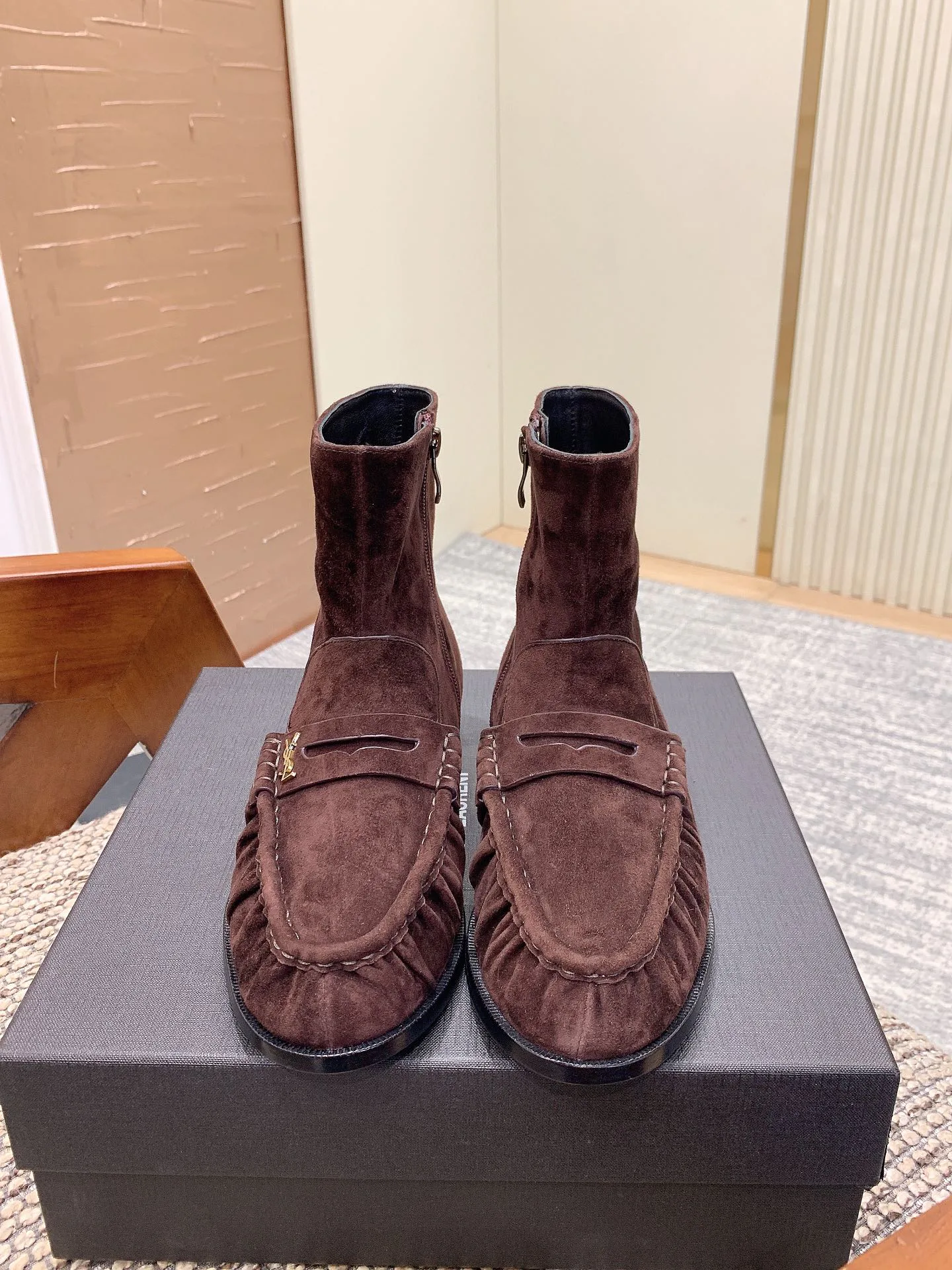 Women's Booties SAINT LAURENT 18080420