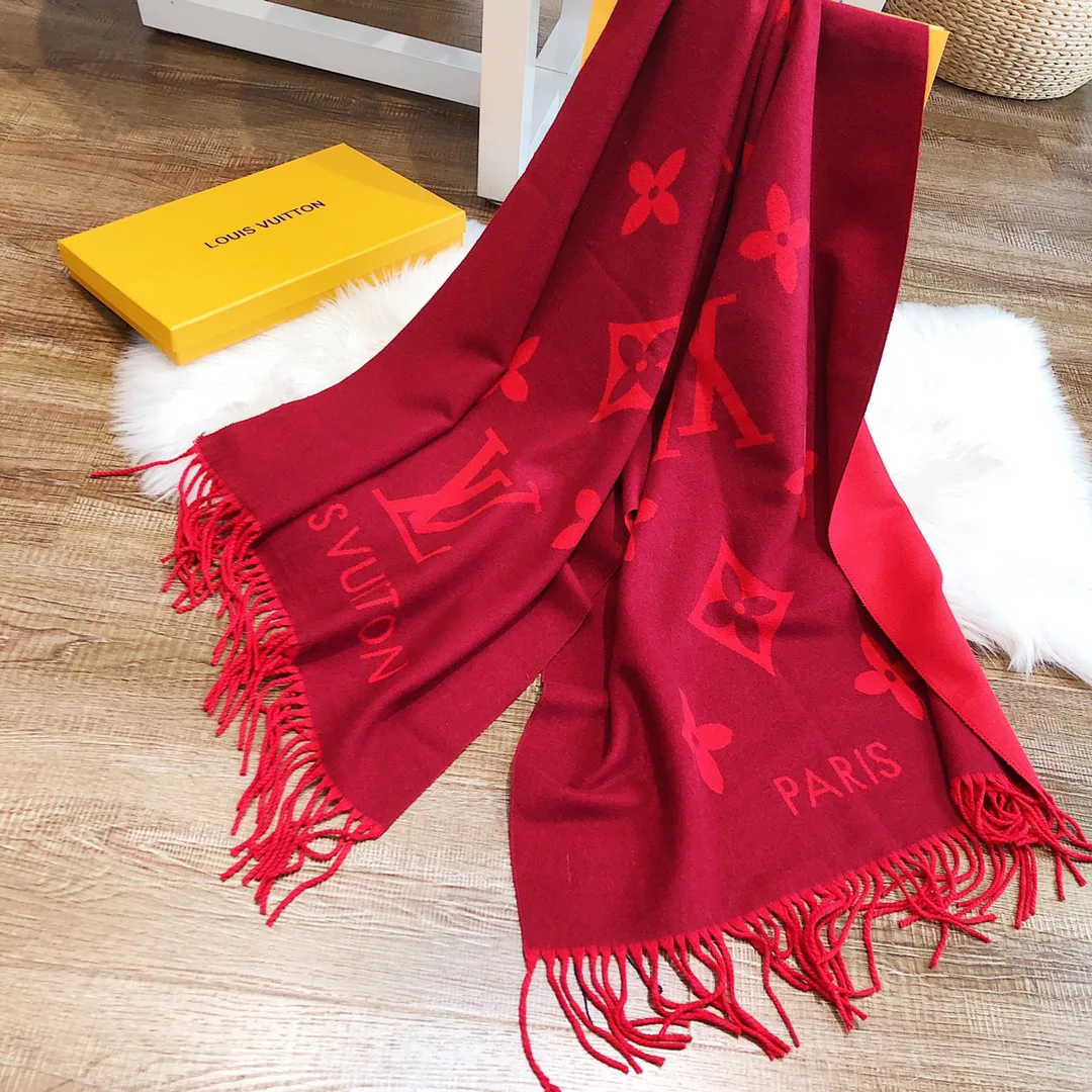 Scarves LOUIS VUITTON 18105679