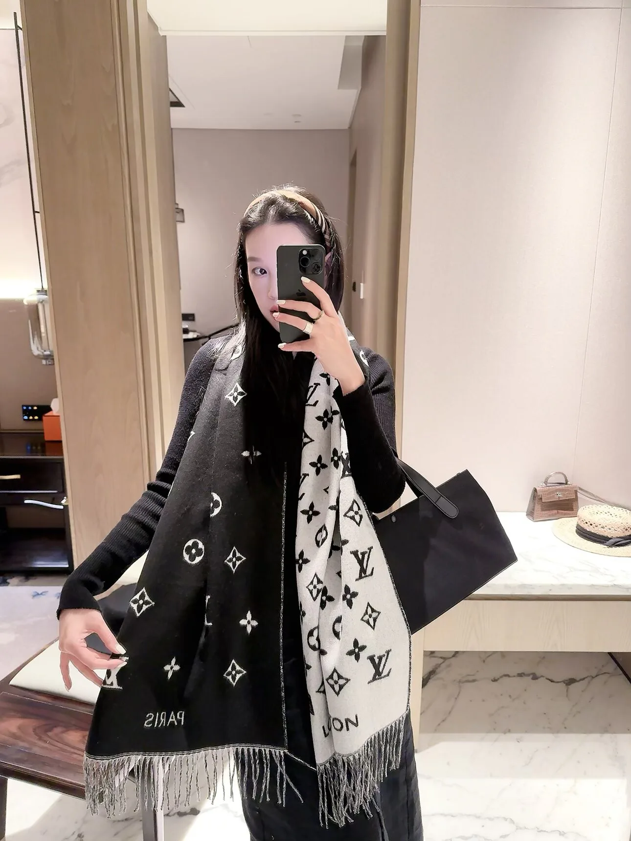 Scarves LOUIS VUITTON 18322601