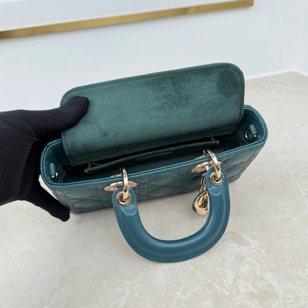 Women's Classic Handbags CHRISTIAN DIOR 18242048