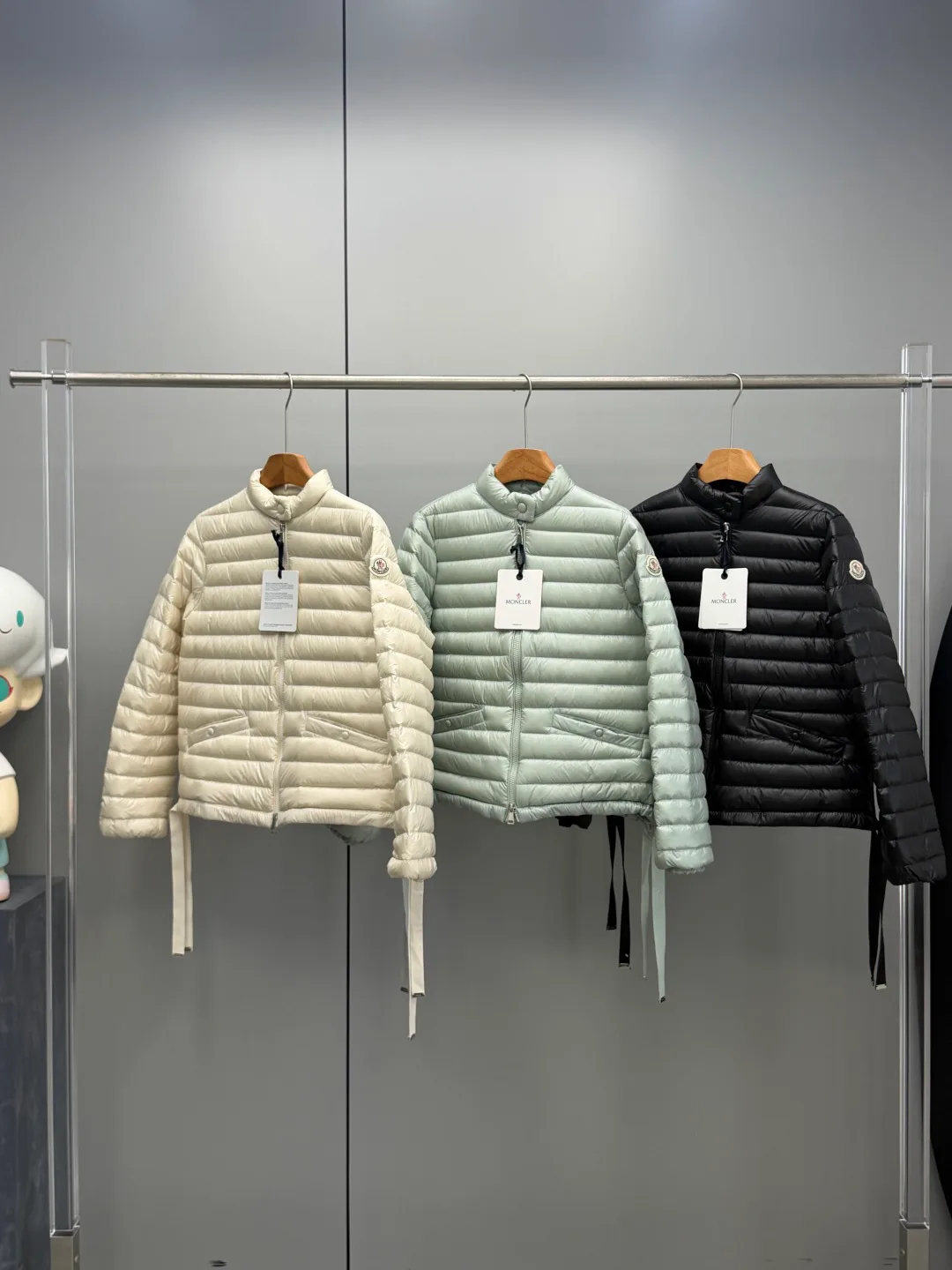 Women's Jackets And Down Jackets MONCLER 18535037