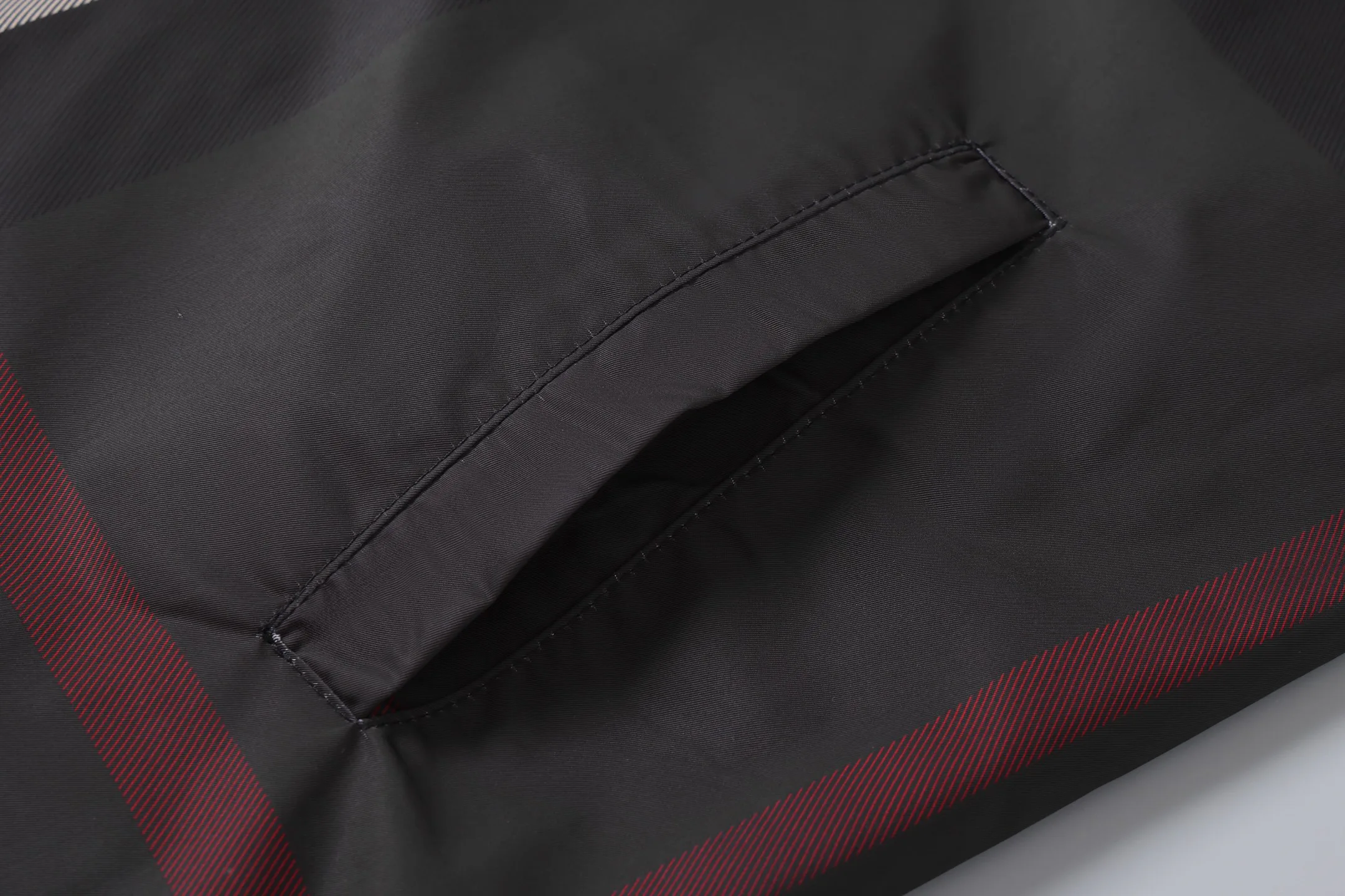 Men's Jackets And Down Jackets BURBERRY 18033029