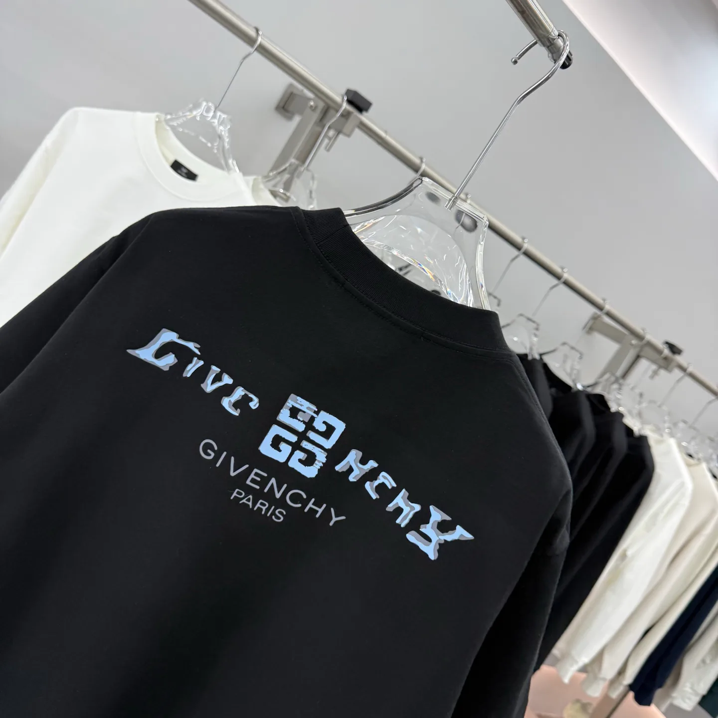 Men's T-Shirts GIVENCHY 17974729