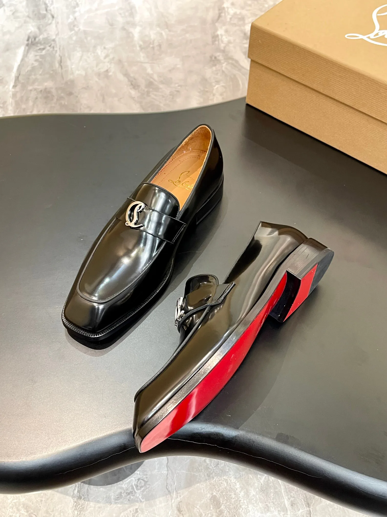 Men's Loafers And Dress Shoes CHRISTIAN LOUBOUTIN 18119112
