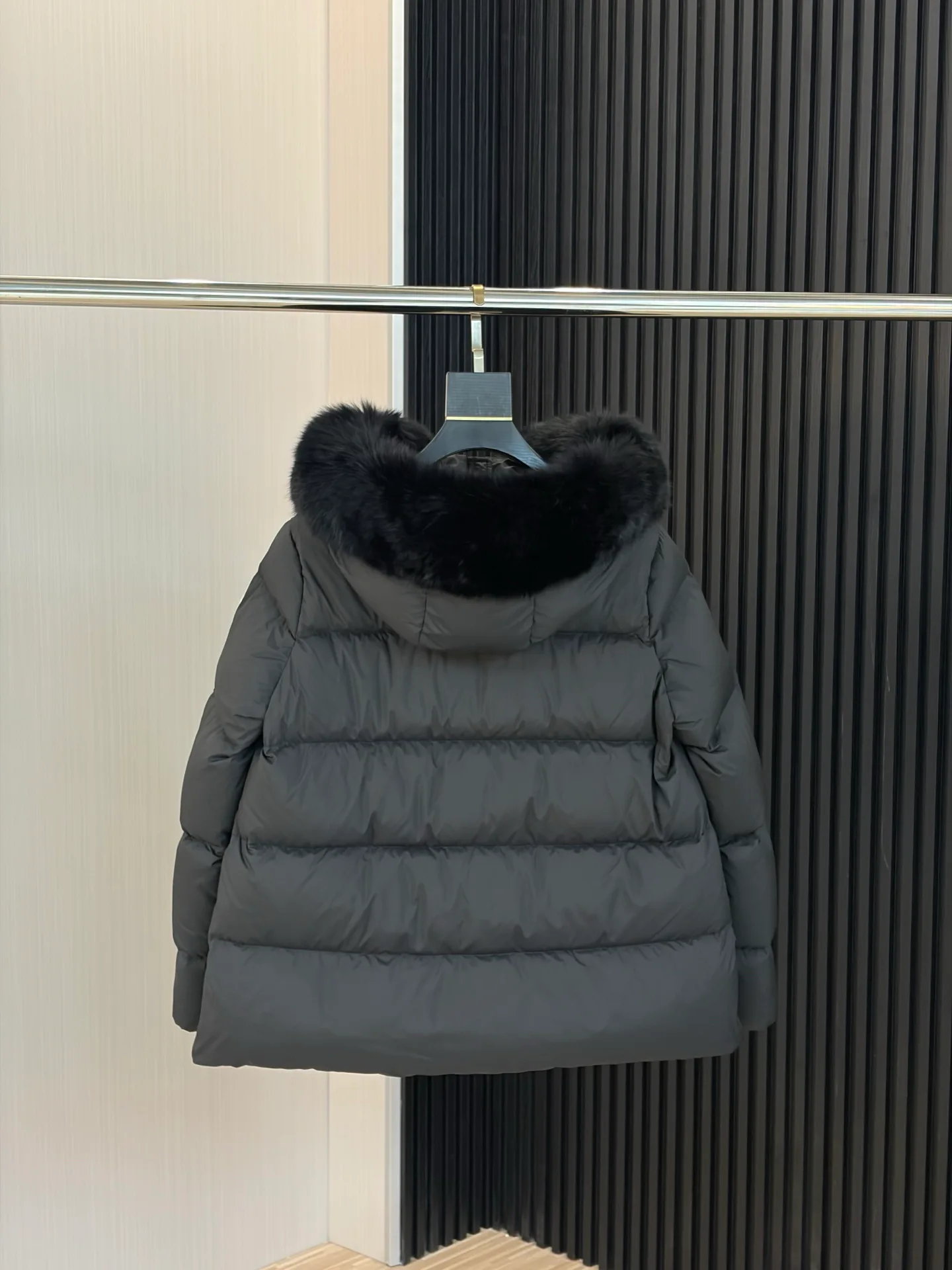 Women's Jackets And Down Jackets MONCLER 18111423
