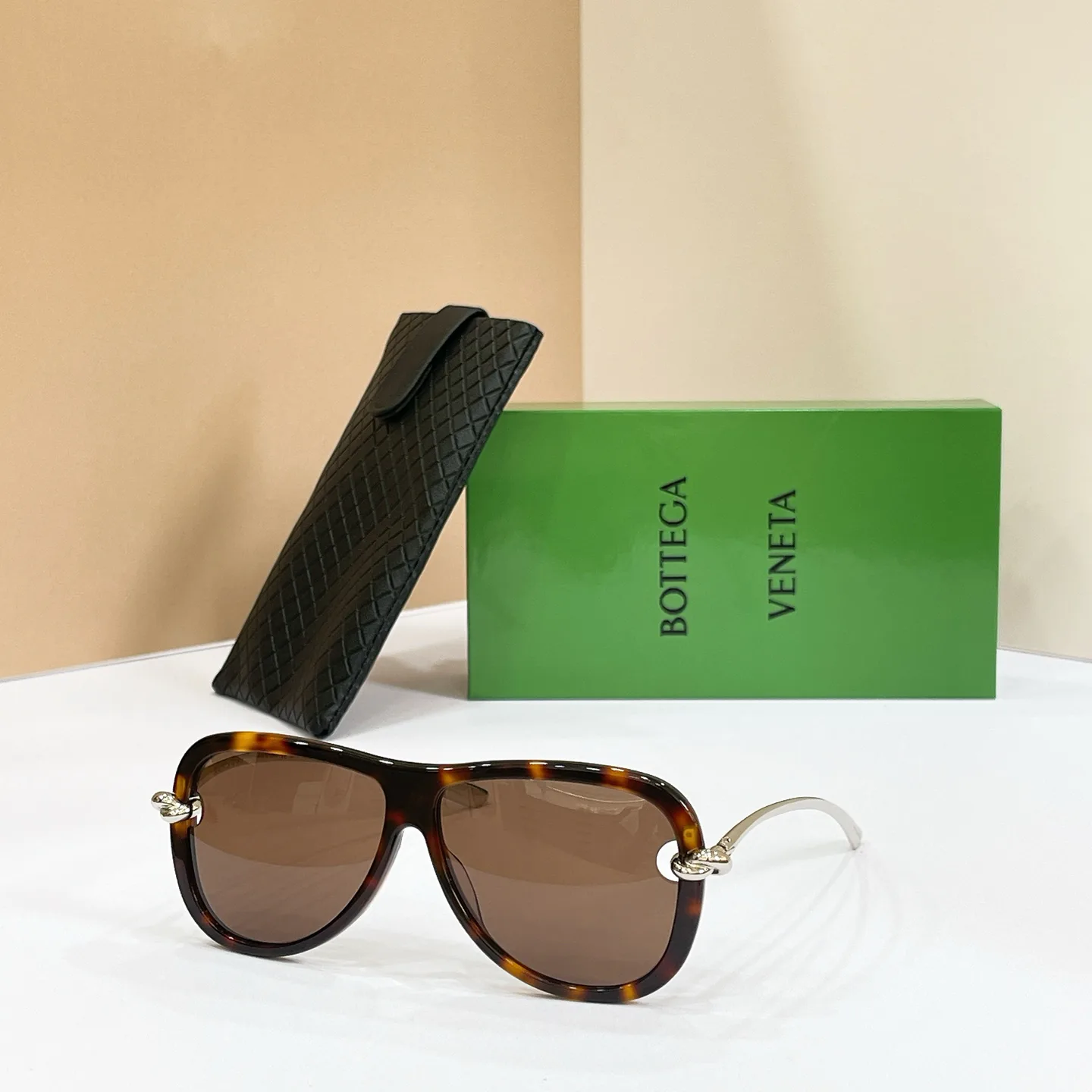 Glasses BOTTEGA VENETA 16887528