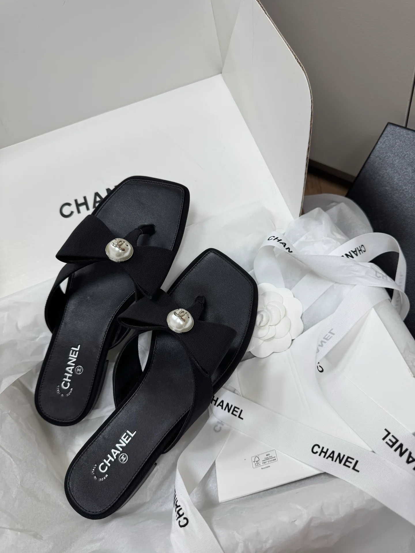 Women's Flip-Flops CHANEL 17418250