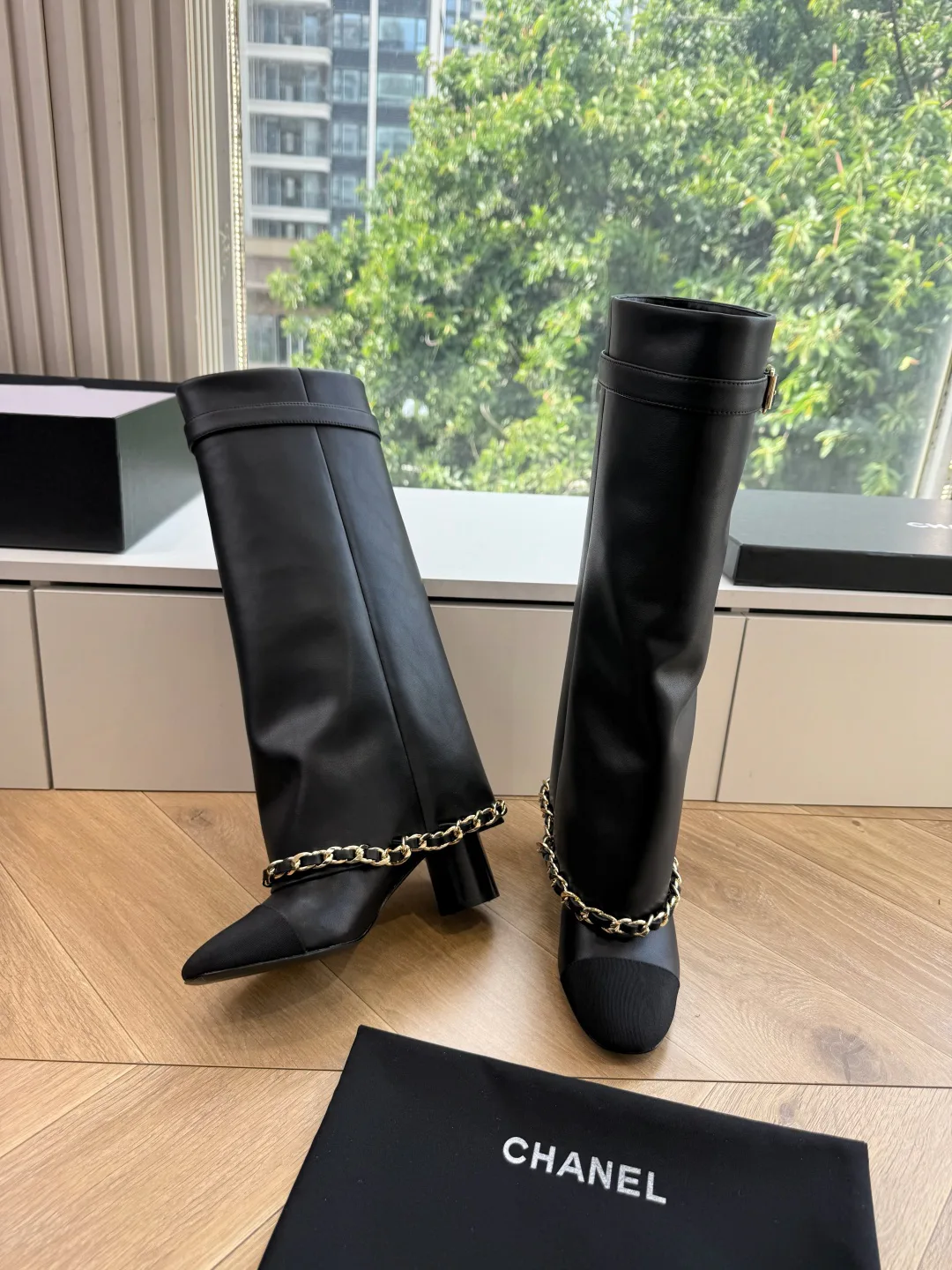 Women's Boots CHANEL 18337123