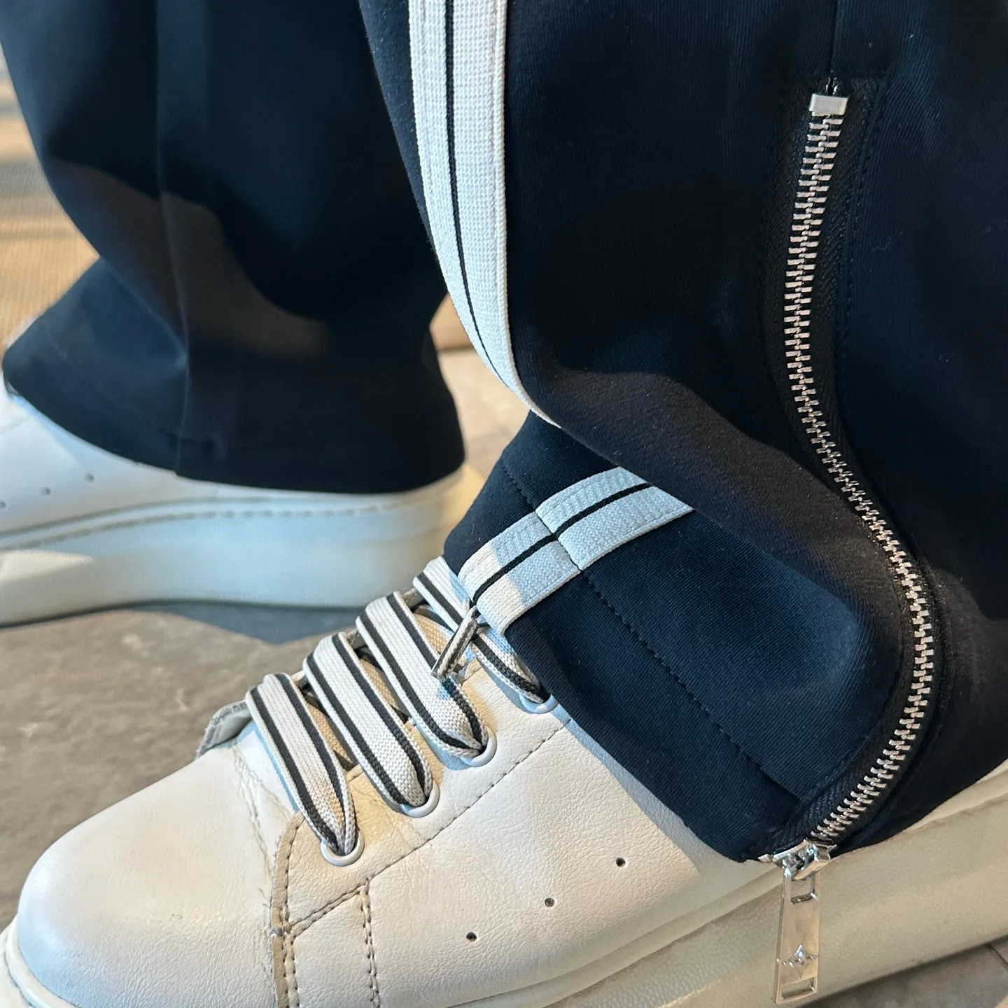 Men's Trousers LOUIS VUITTON 18345734