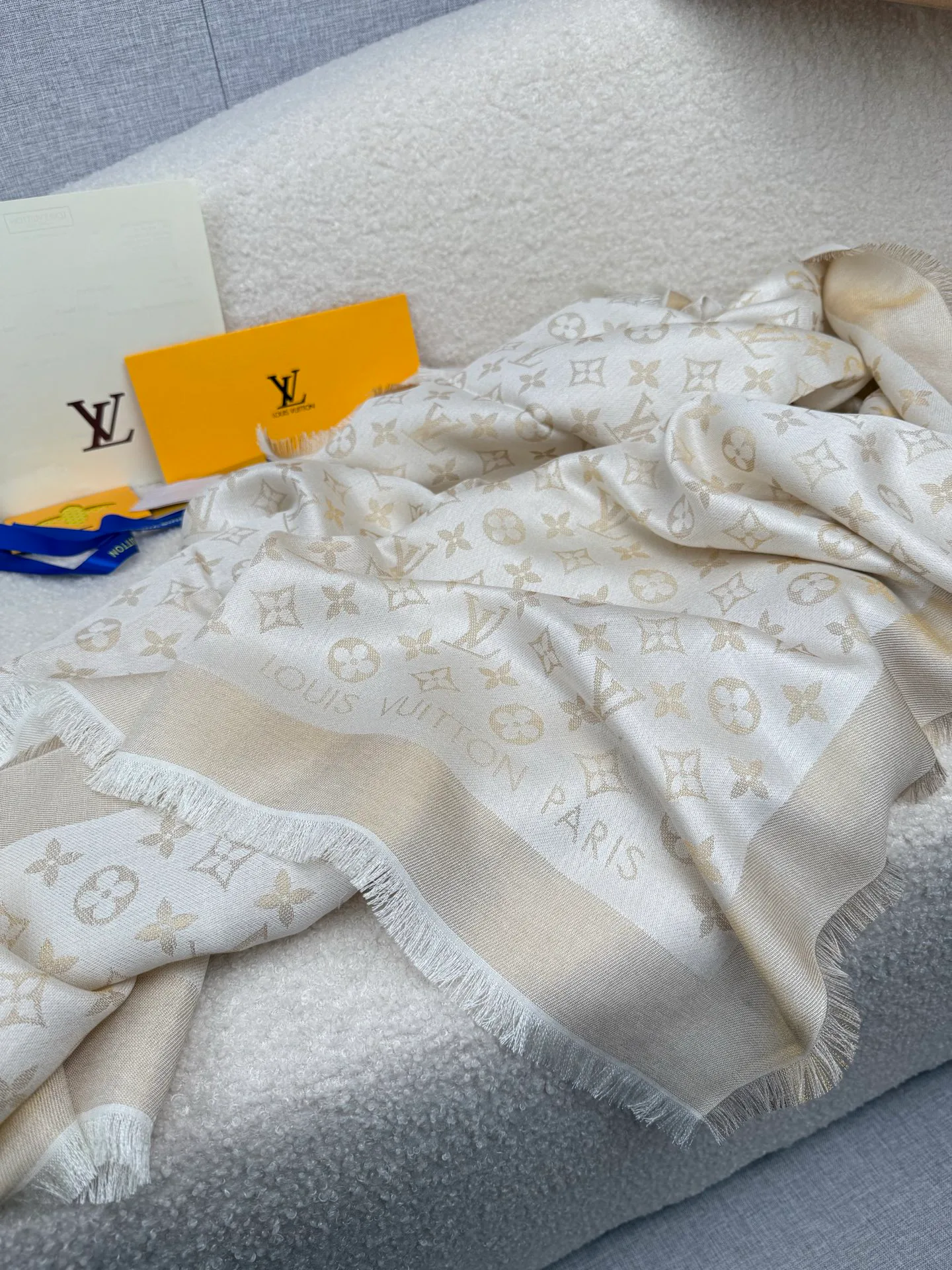 Scarves LOUIS VUITTON 18003388