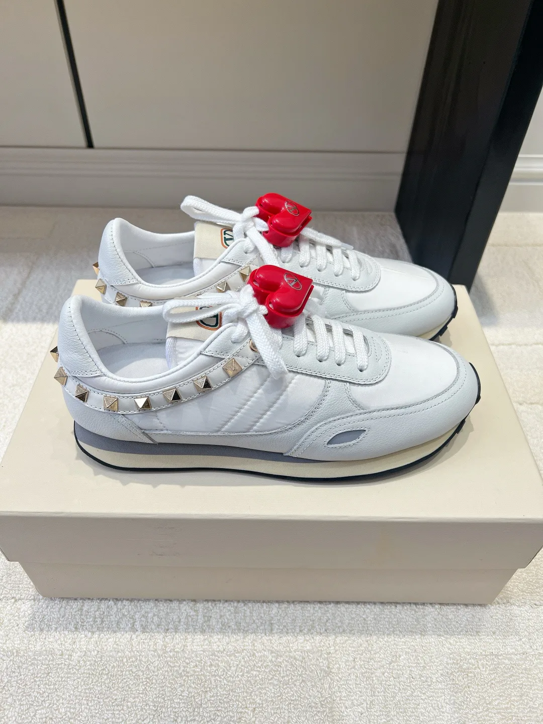 Women's Sneakers VALENTINO 18436570