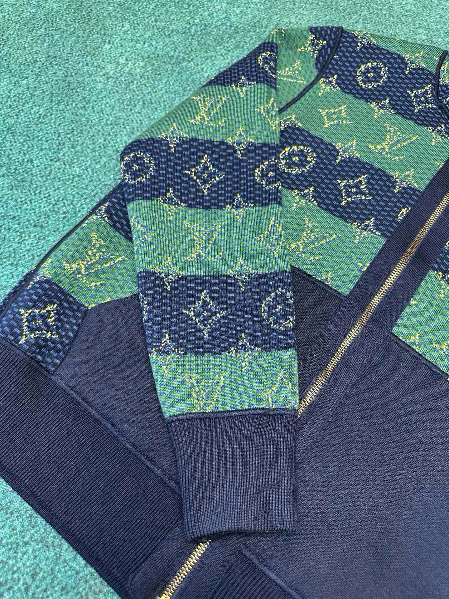 Men's Sweatshirts And Hoodies LOUIS VUITTON 18194556