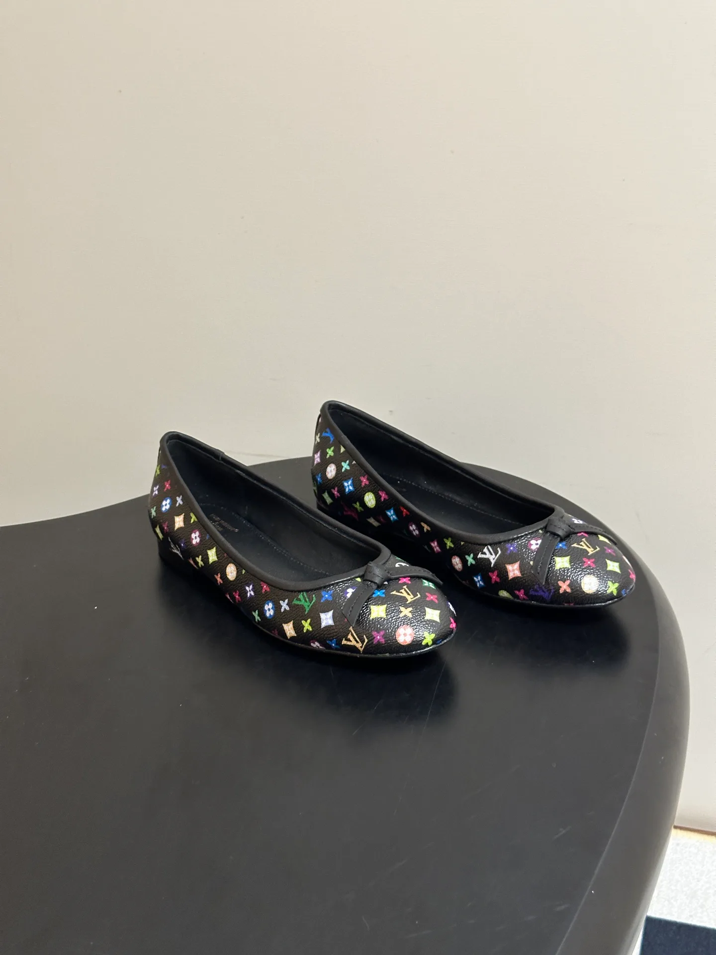 Women's Ballet Flats LOUIS VUITTON 18049409