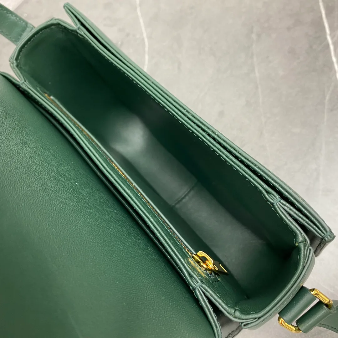 Women's Classic Handbags CELINE 18141587