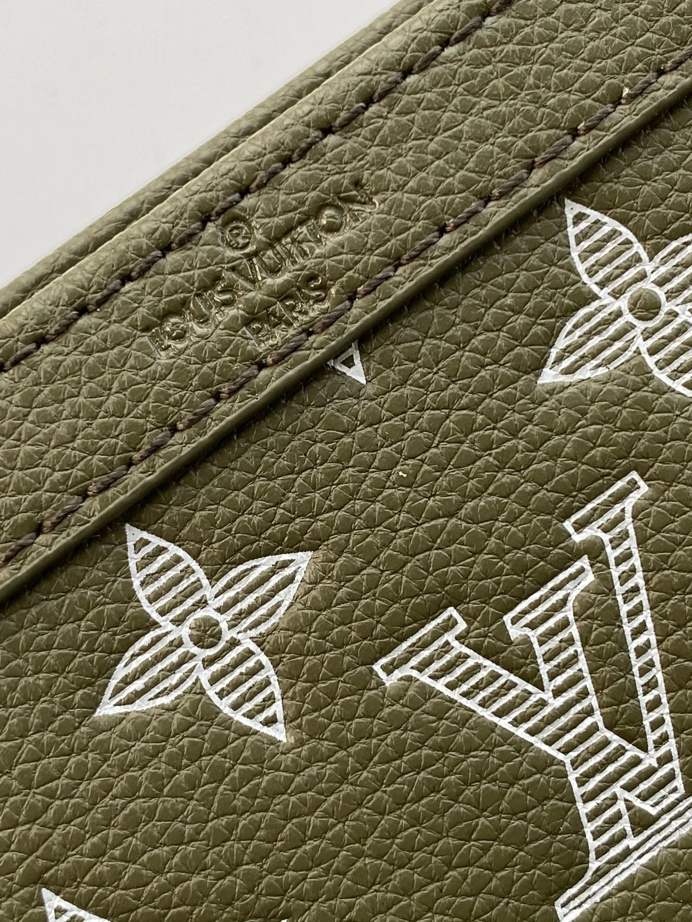 Women's Shoulder Bags LOUIS VUITTON 17904108