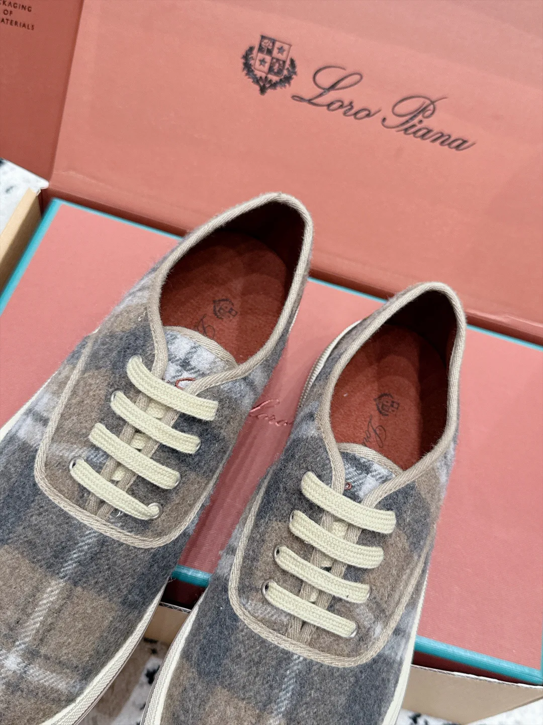 Women's Sneakers LORO PIANA 18406639