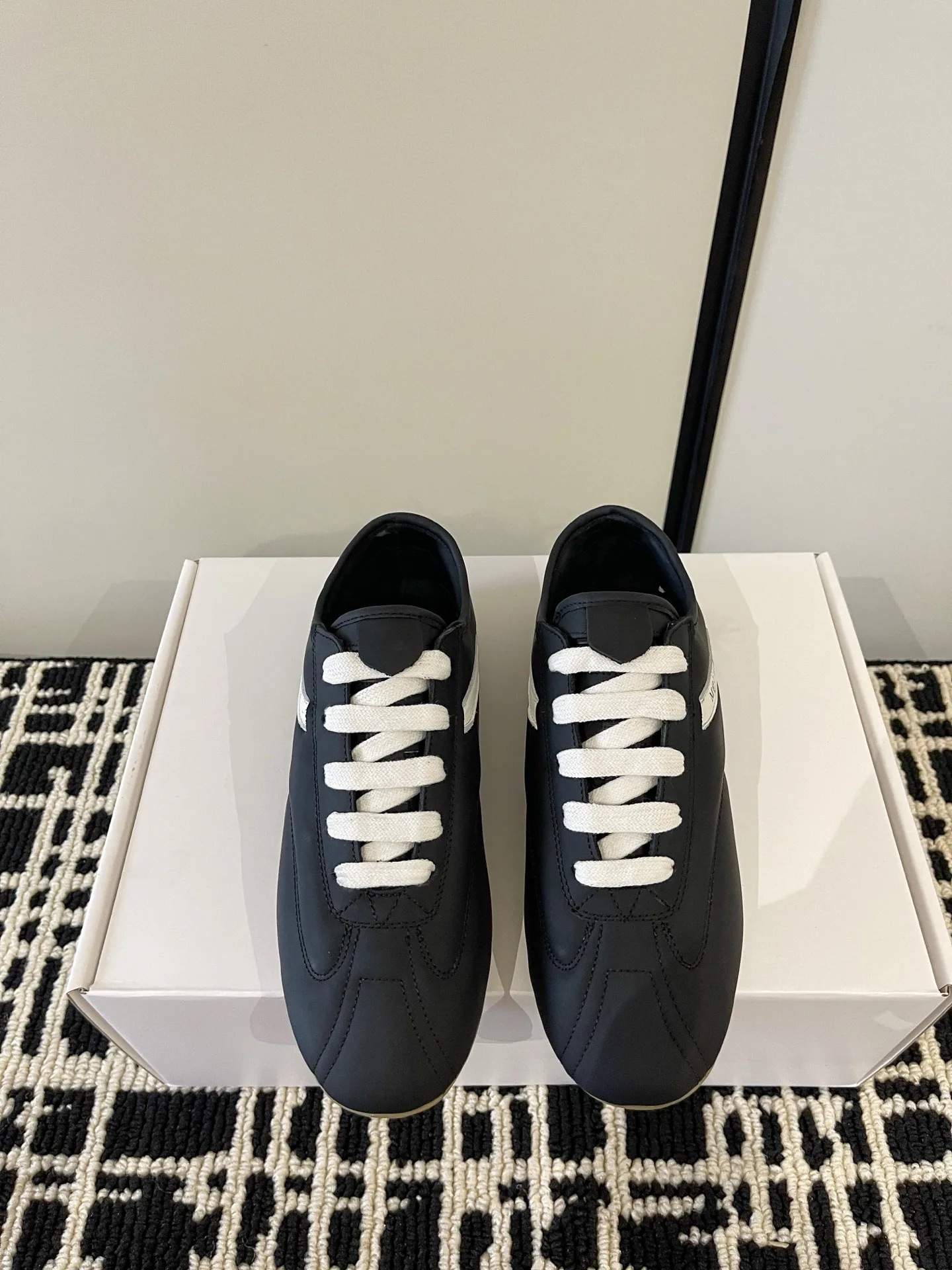 Women's Sneakers ALEXANDER MCQUEEN 18386235