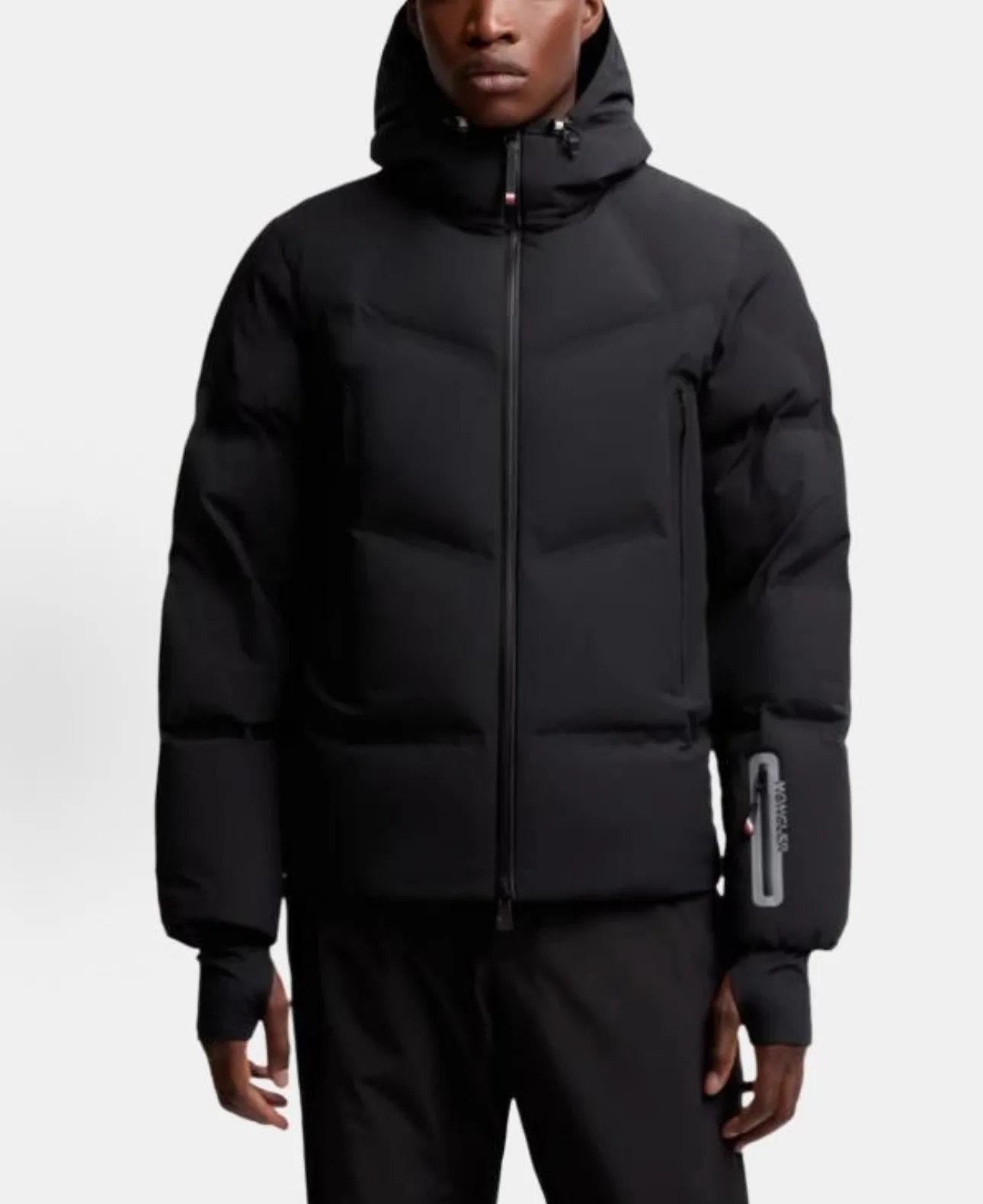 Women's Jackets And Down Jackets MONCLER 18042846