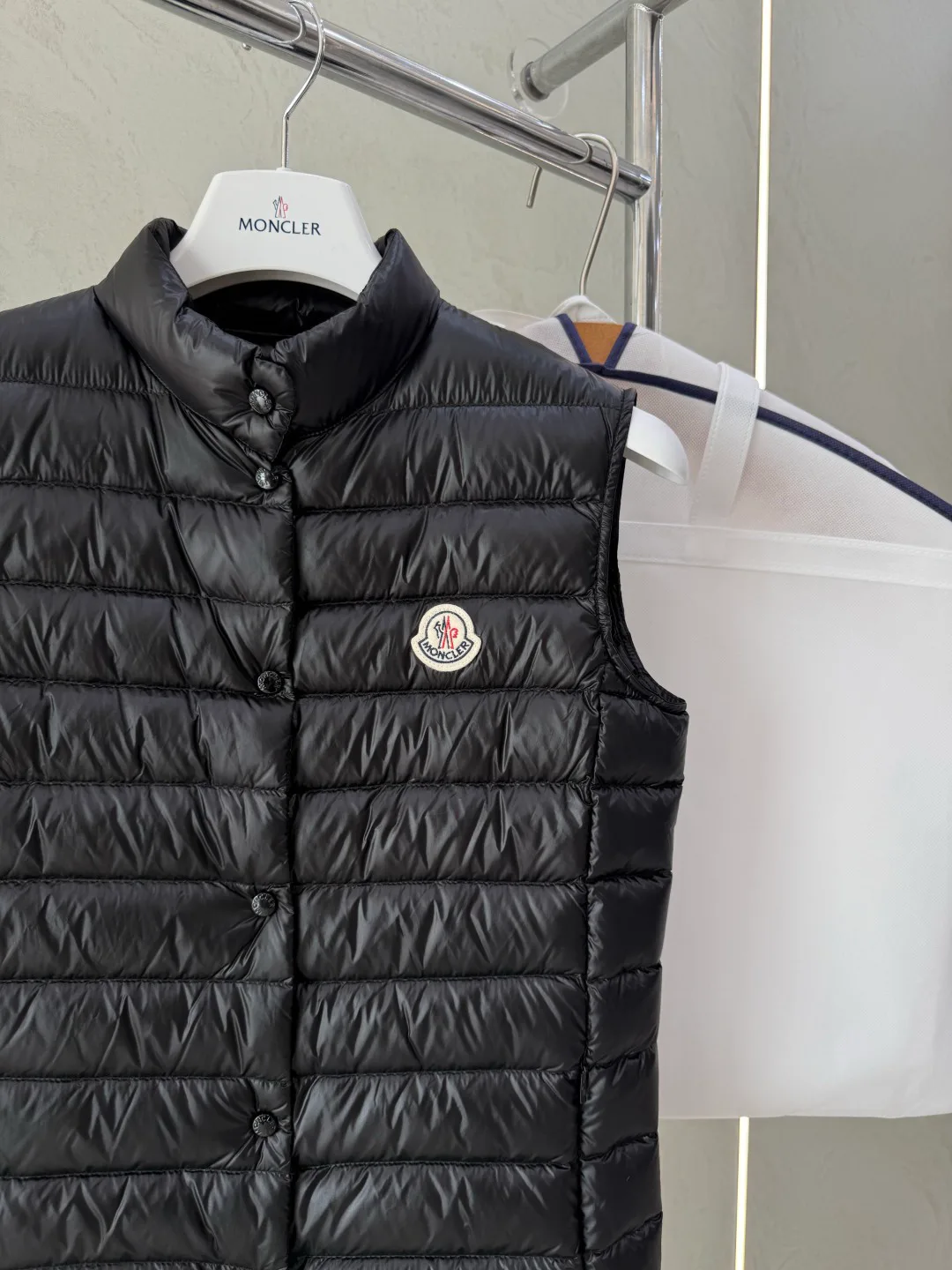 Men's Vests MONCLER 18030022