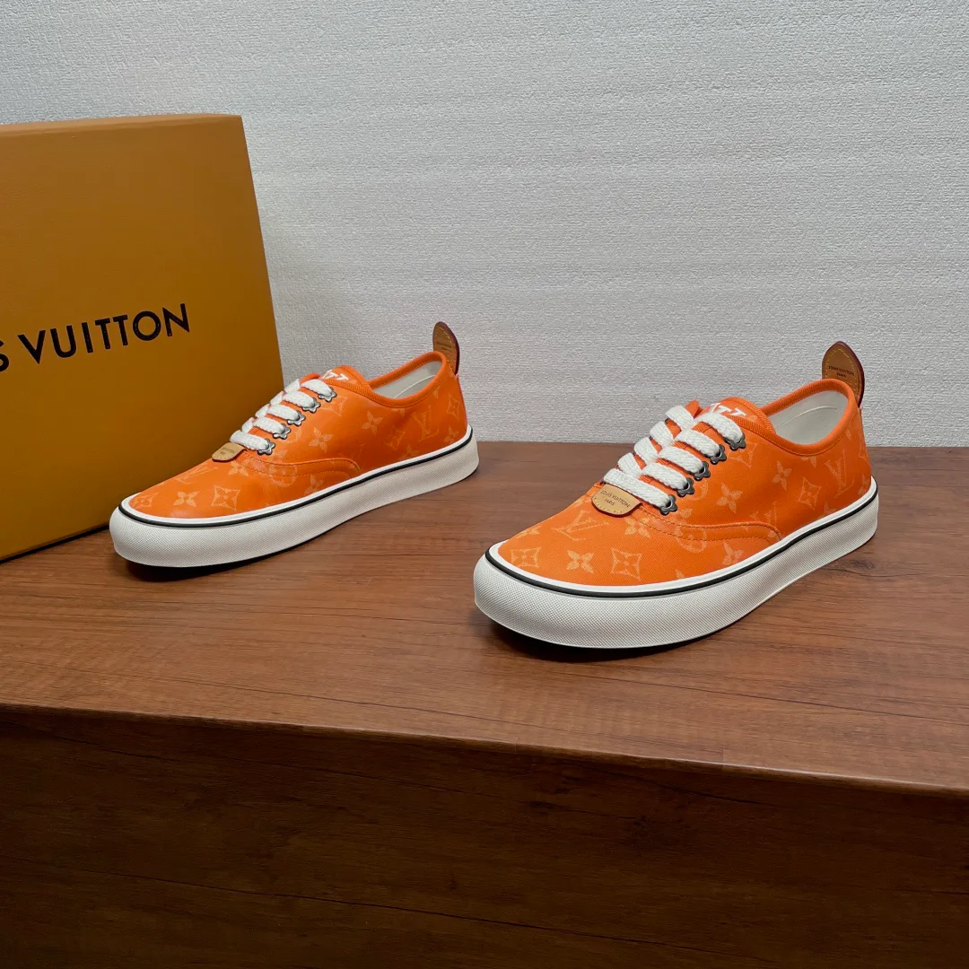 Кроссовки Мужские Louis Vuitton 18626475