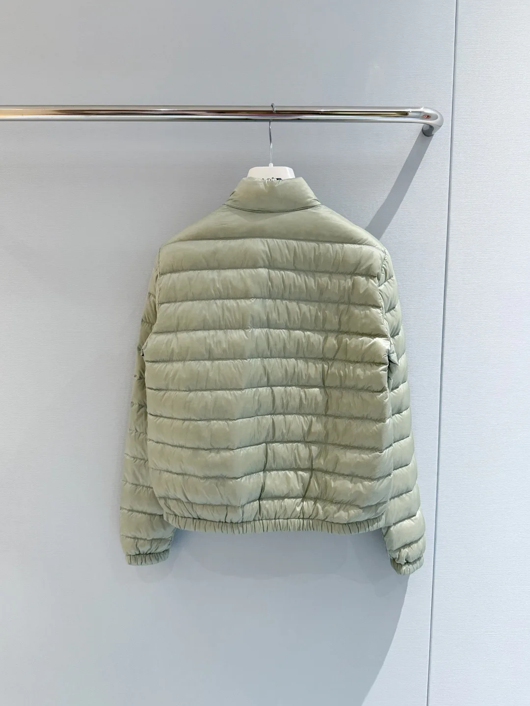 Women's Jackets And Down Jackets MONCLER 18049846