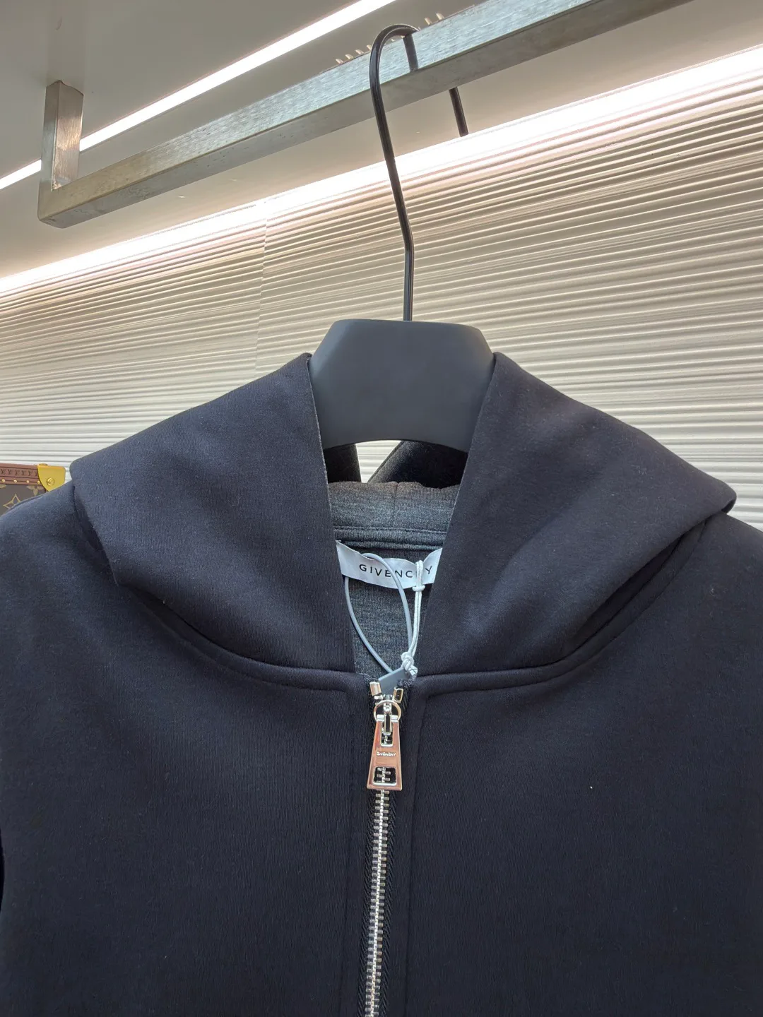 Men's Sweatshirts And Hoodies GIVENCHY 18153837