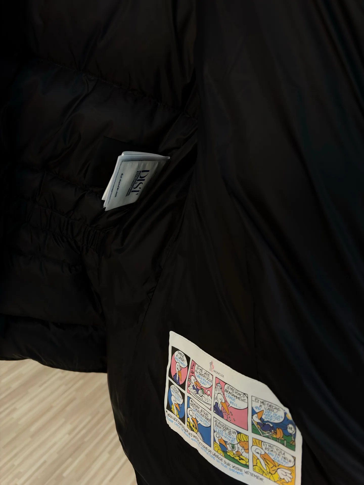Women's Jackets And Down Jackets MONCLER 18188678