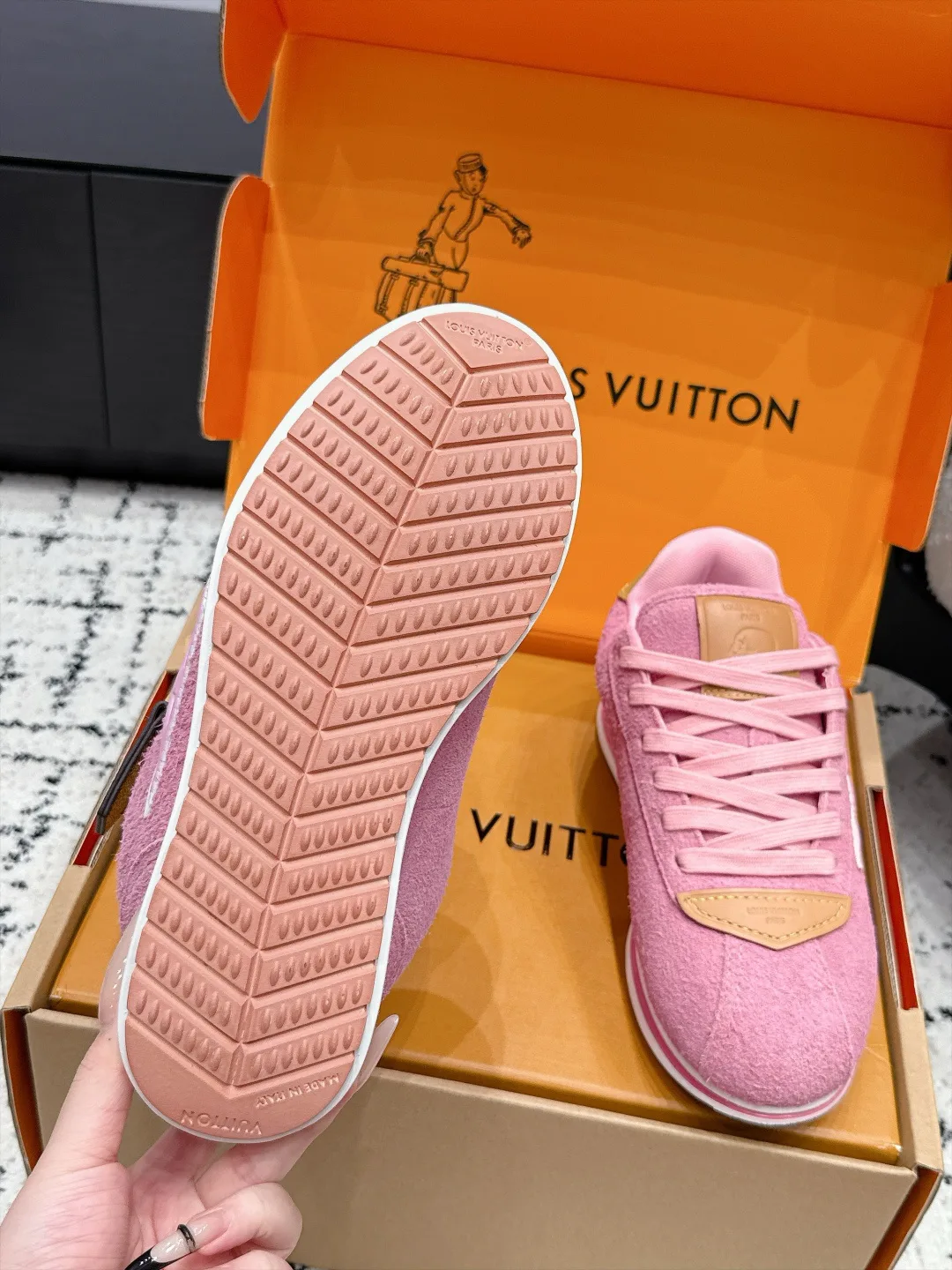 Women's Sneakers LOUIS VUITTON 18406465