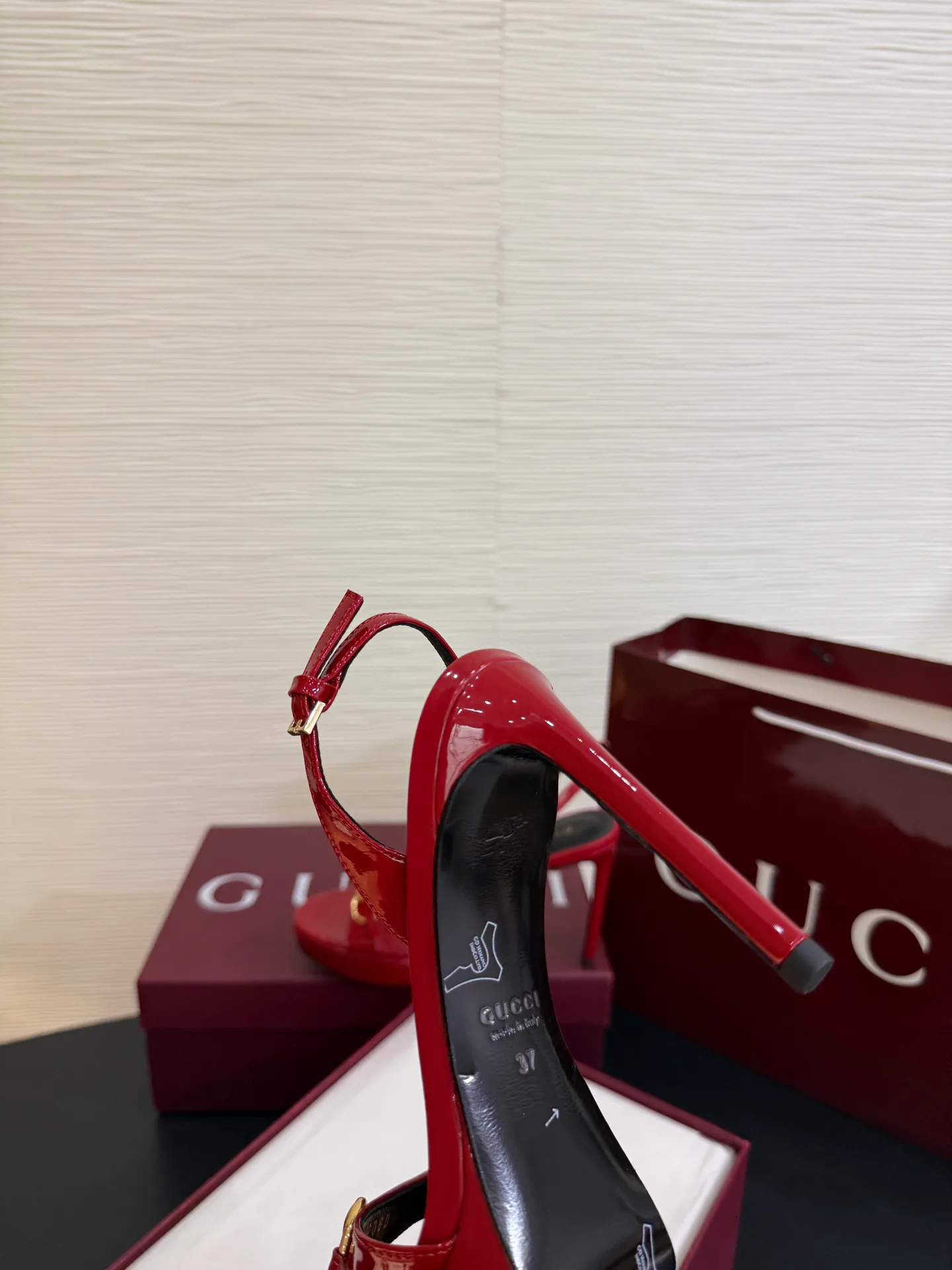 Women's Open-Toe Sandals GUCCI 18071178