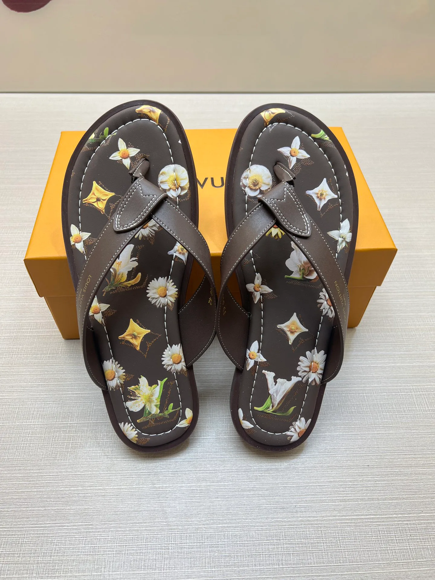 Men's Flip-Flops LOUIS VUITTON 17078845