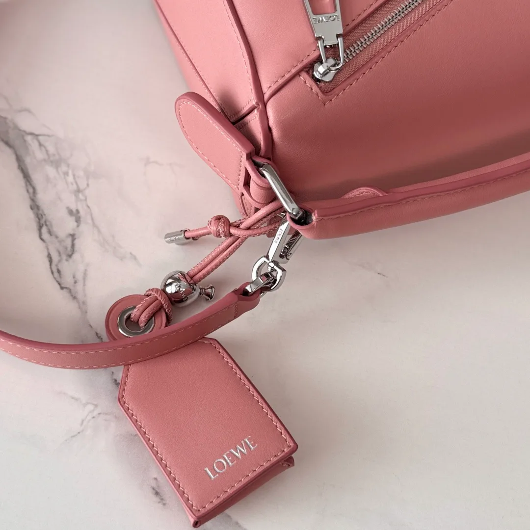 Women's Classic Handbags LOEWE 17270376