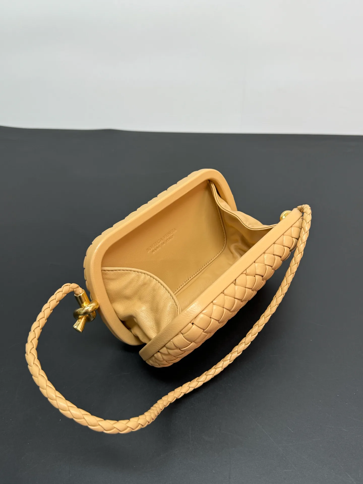 Классические Сумки Женские Bottega Veneta 18626132