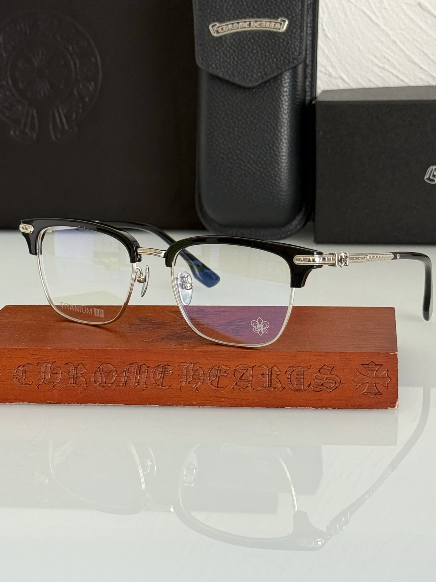 Glasses CHROME HEARTS 17437730