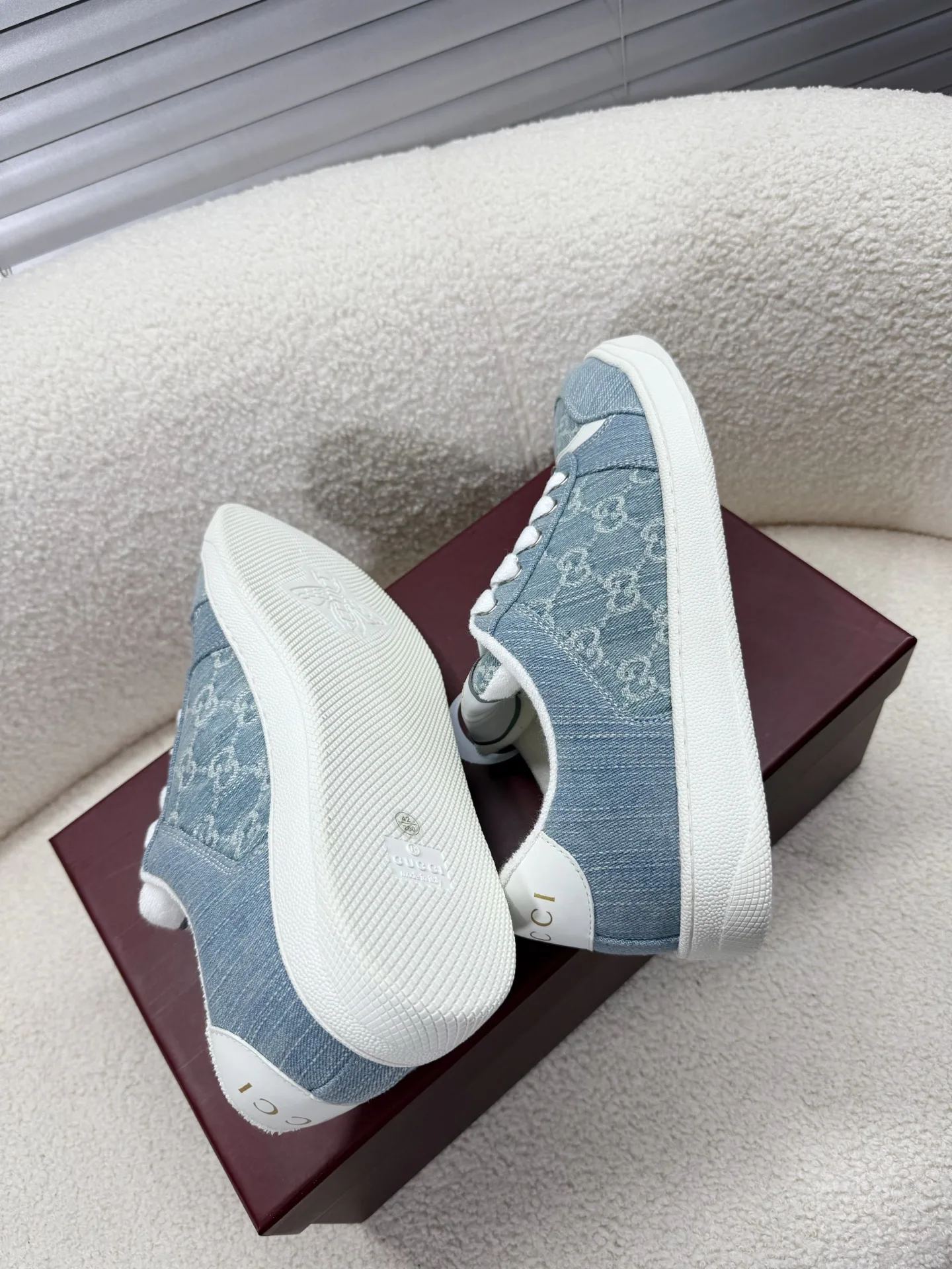 Women's Sneakers GUCCI 18011356
