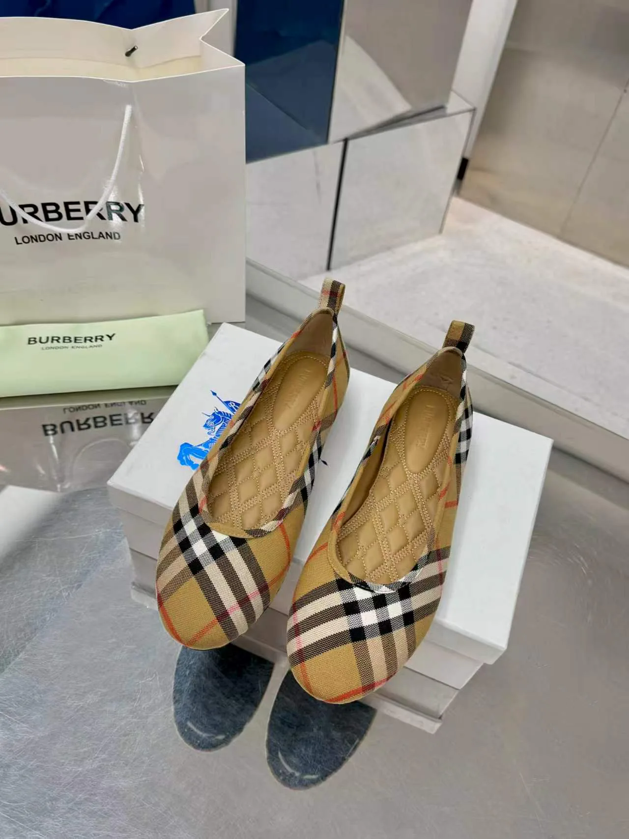 Women's Ballet Flats BURBERRY 17411401