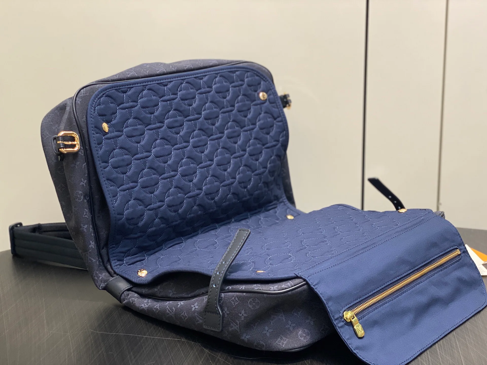 Women's Classic Handbags LOUIS VUITTON 17544744