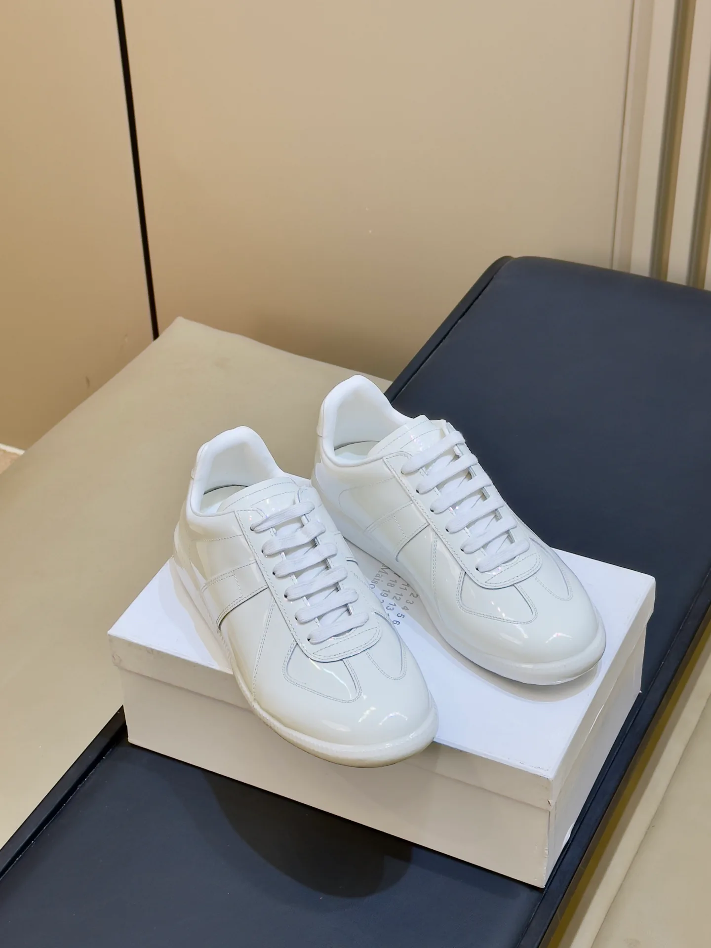 Women's Sneakers MAISON MARGIELA 18073435