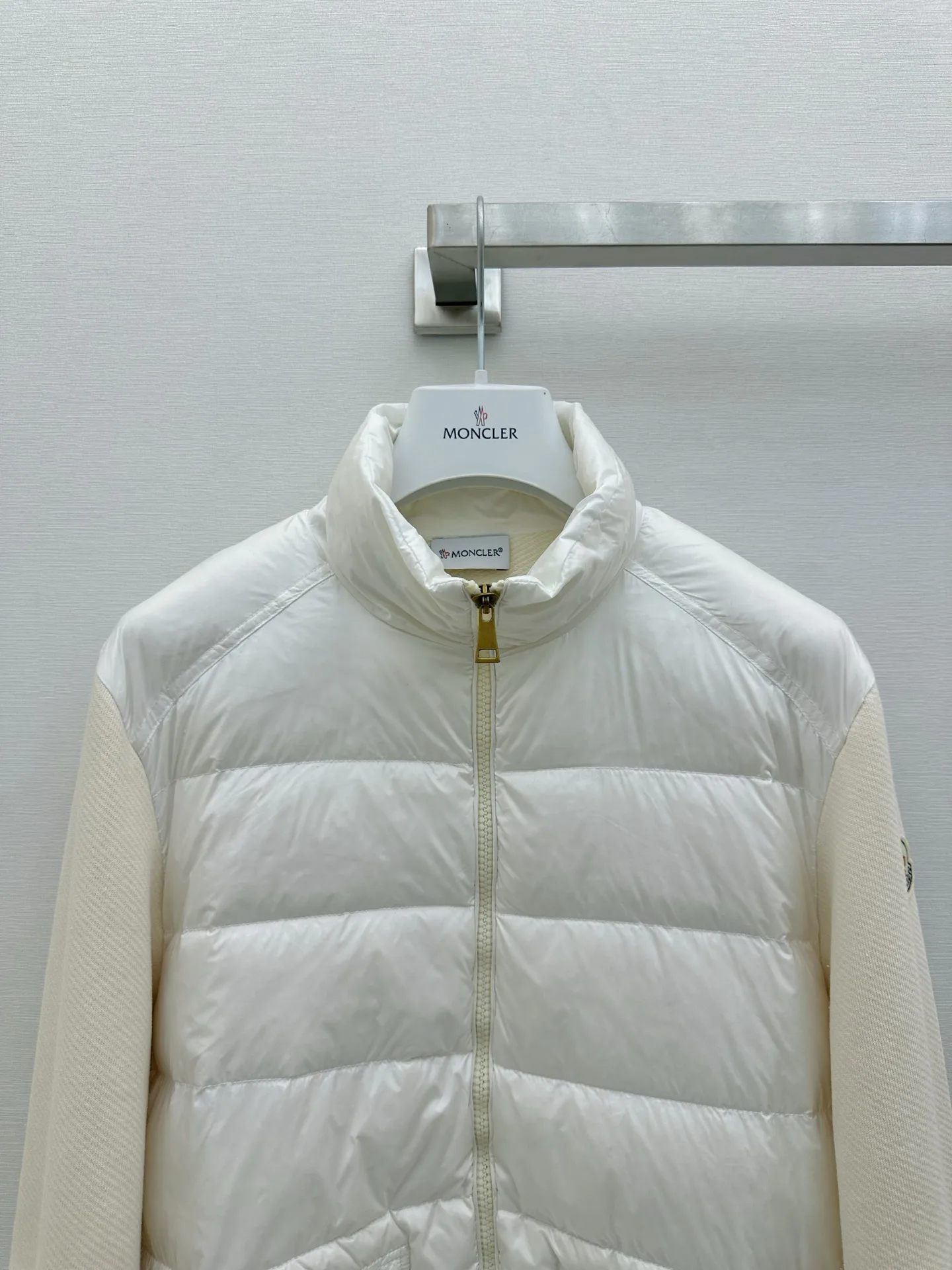 Women's Jackets And Down Jackets MONCLER 17960469