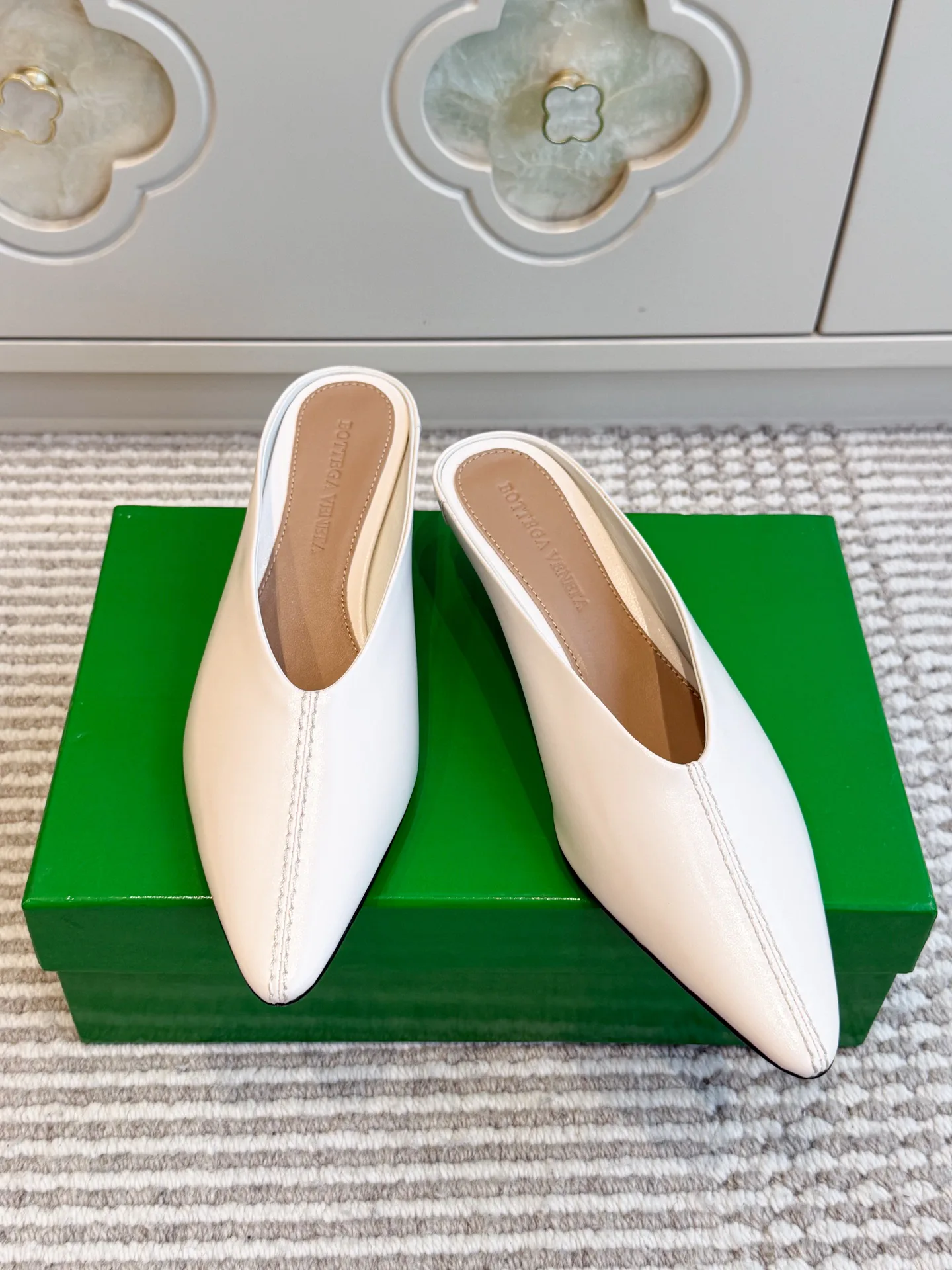 Women's Mules And Clogs BOTTEGA VENETA 18146312