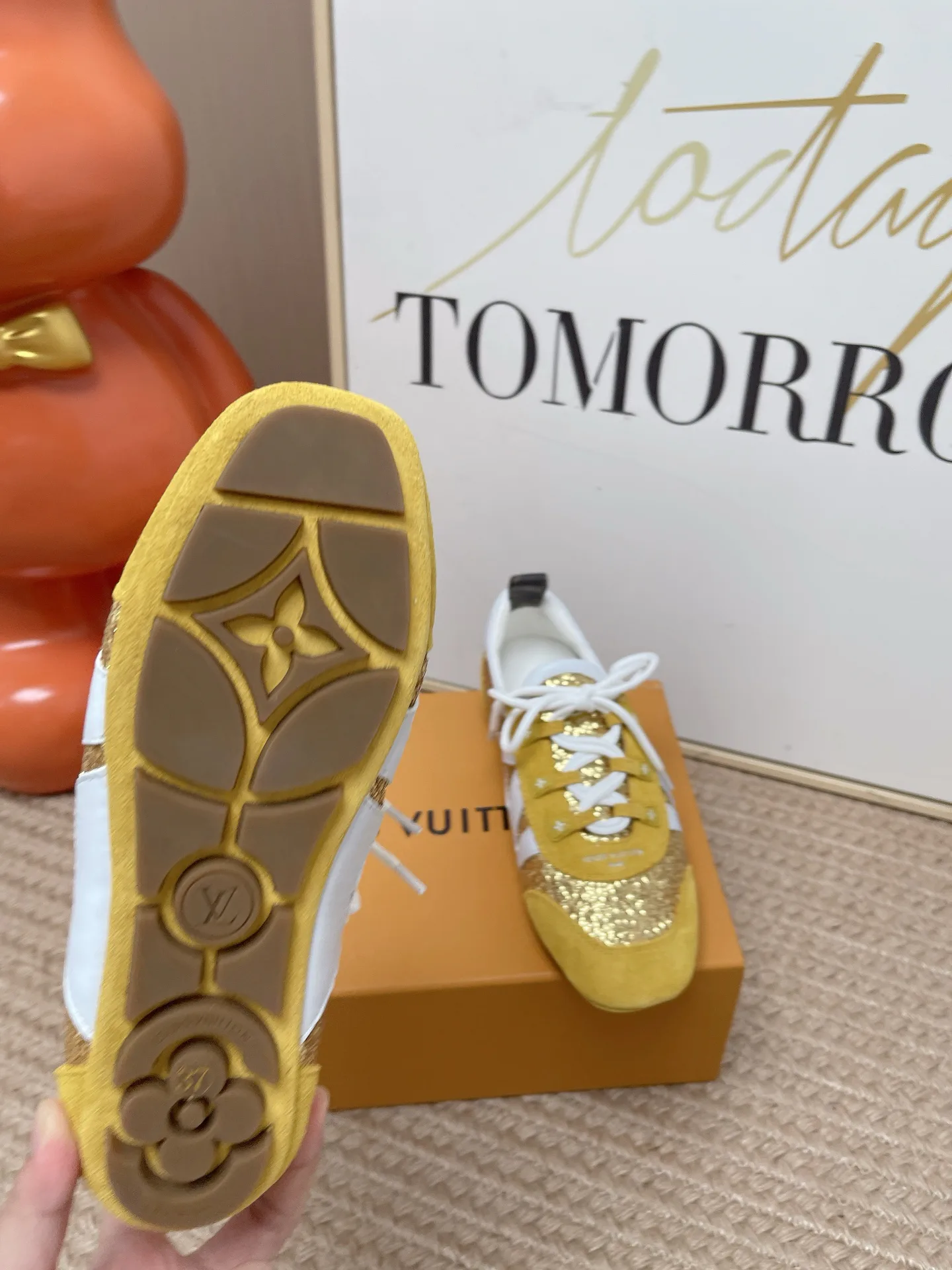 Women's Sneakers LOUIS VUITTON 17449402