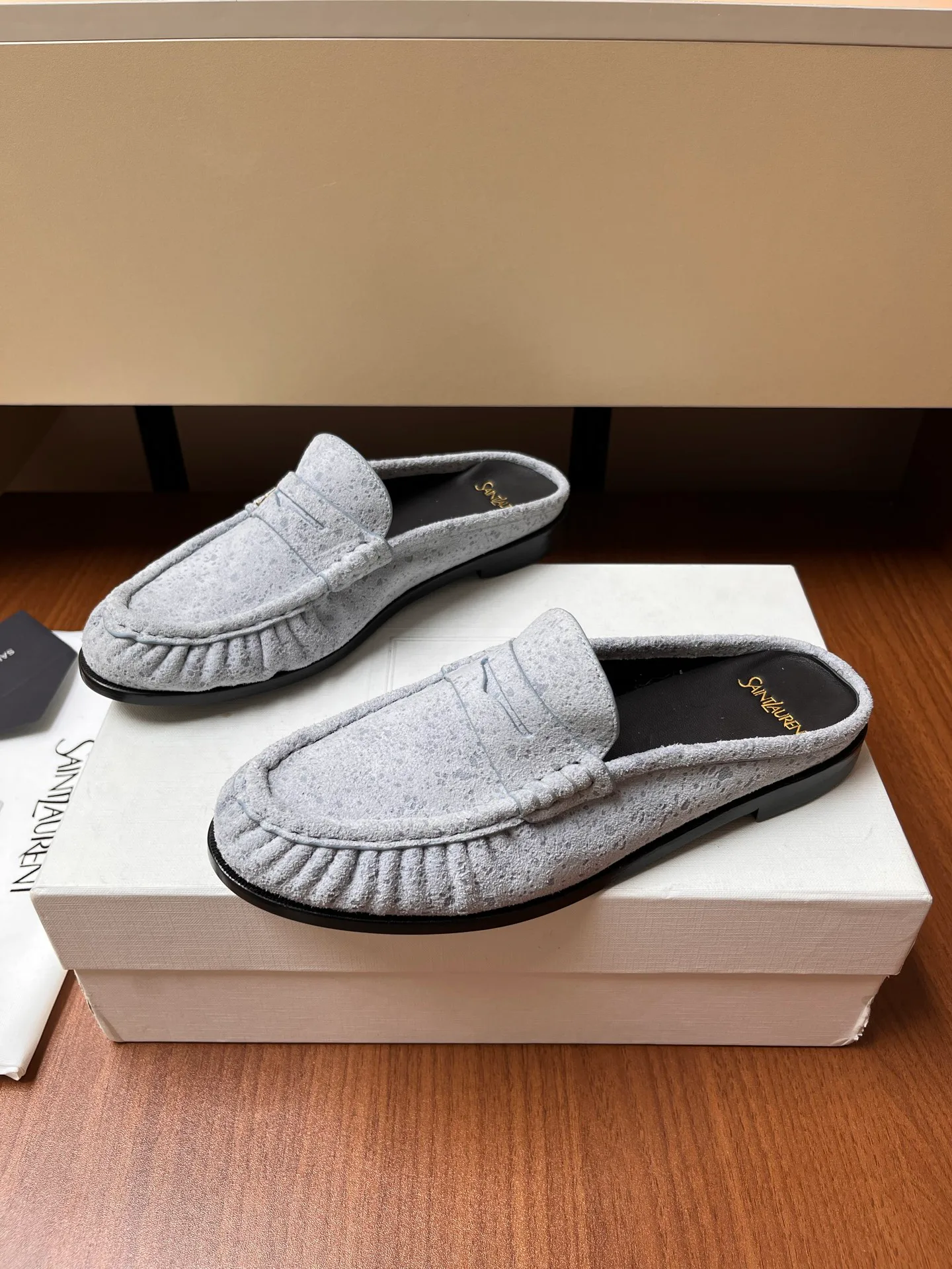 Women's Loafers And Moccasins SAINT LAURENT 18037879