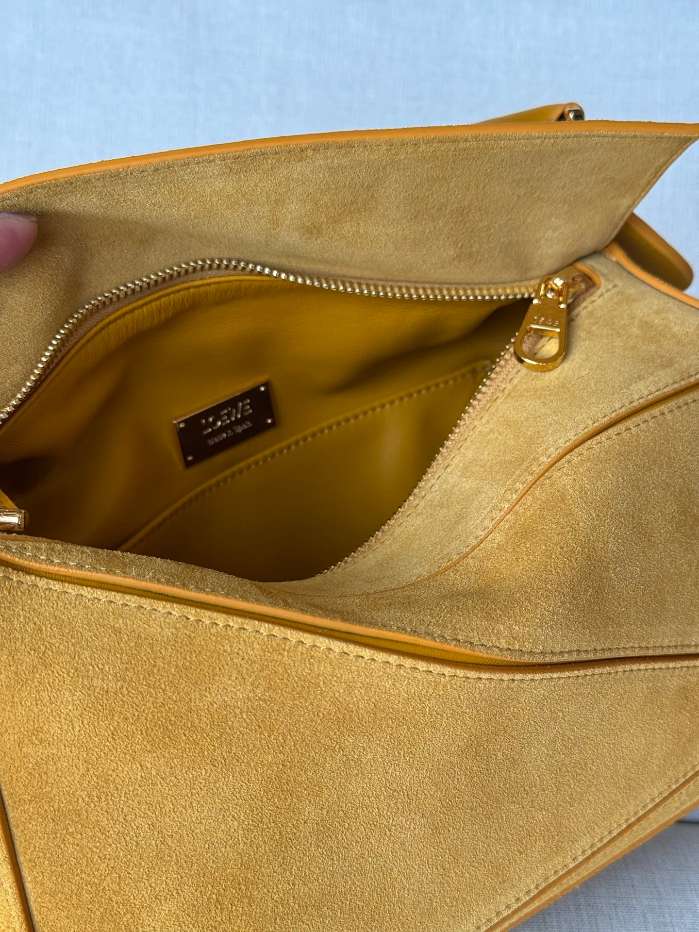 Women's Classic Handbags LOEWE 18280943