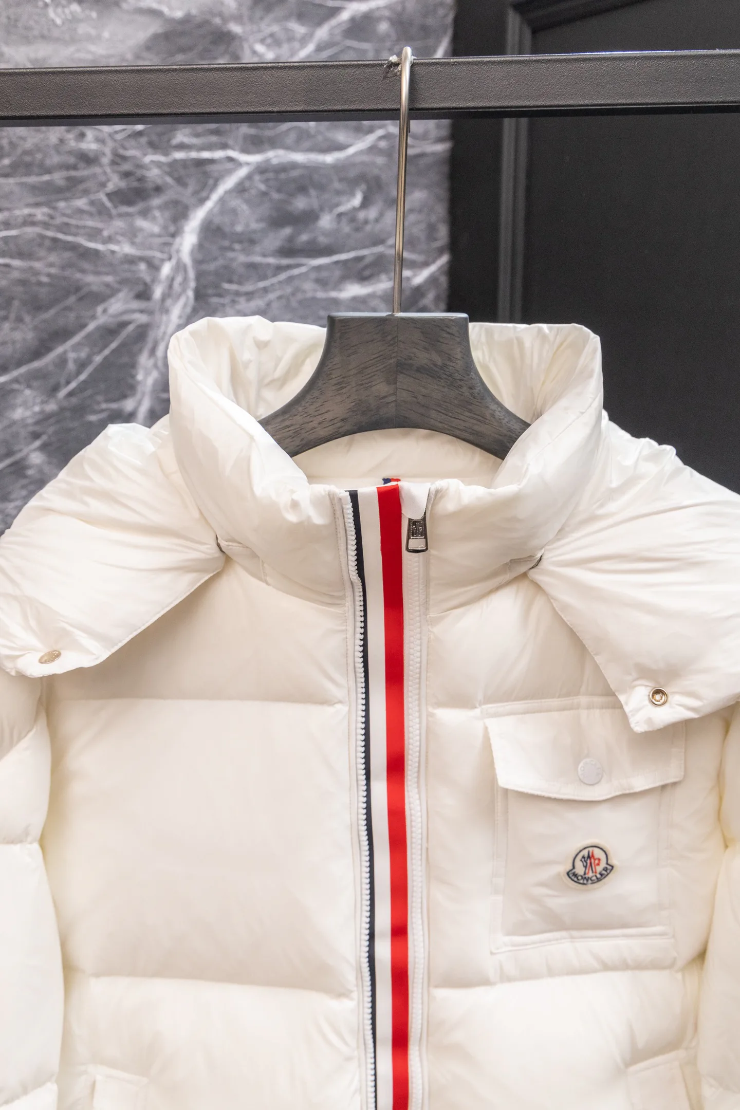 Men's Jackets And Down Jackets MONCLER 18179528