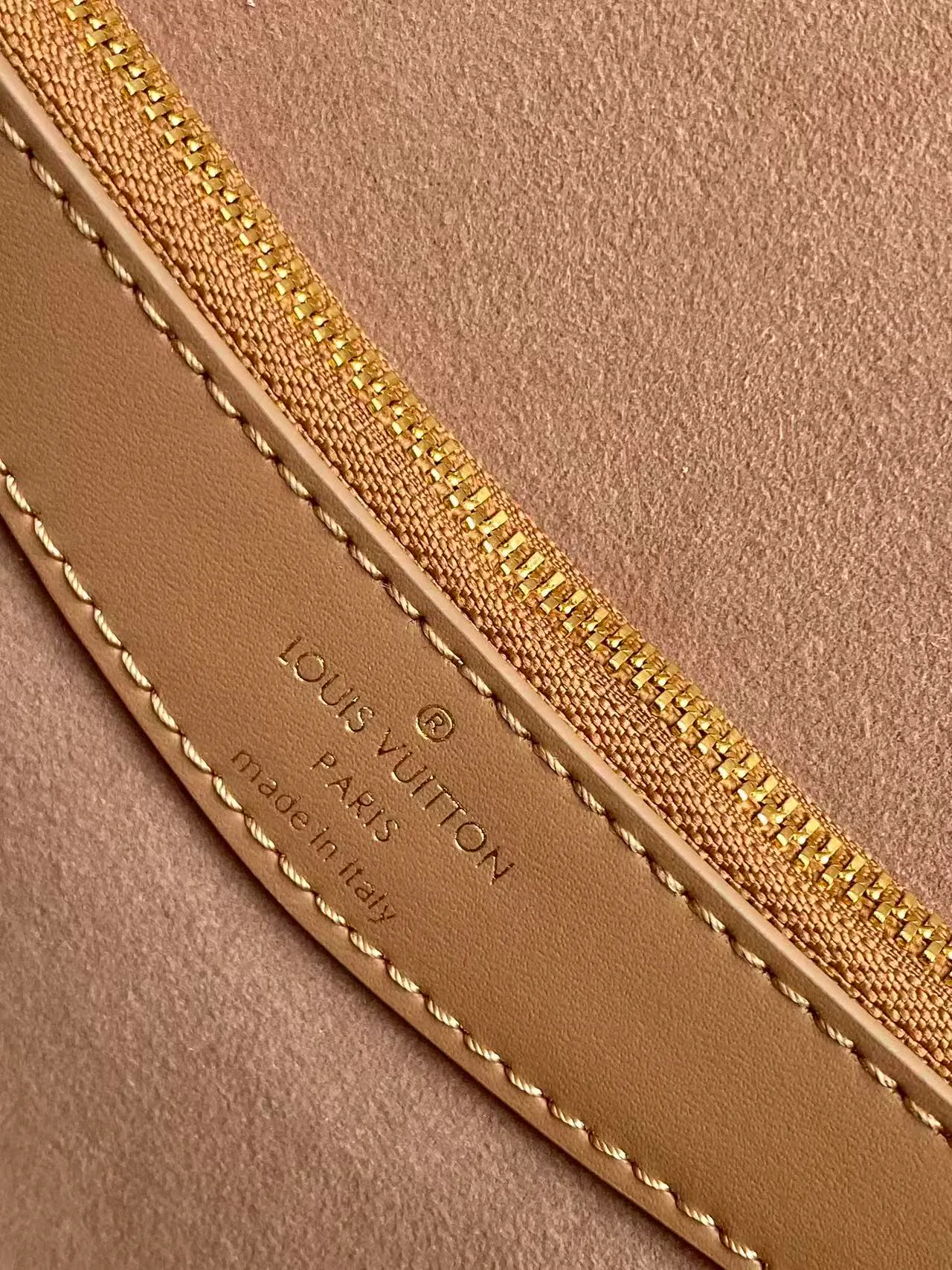 Women's Classic Handbags LOUIS VUITTON 17904126