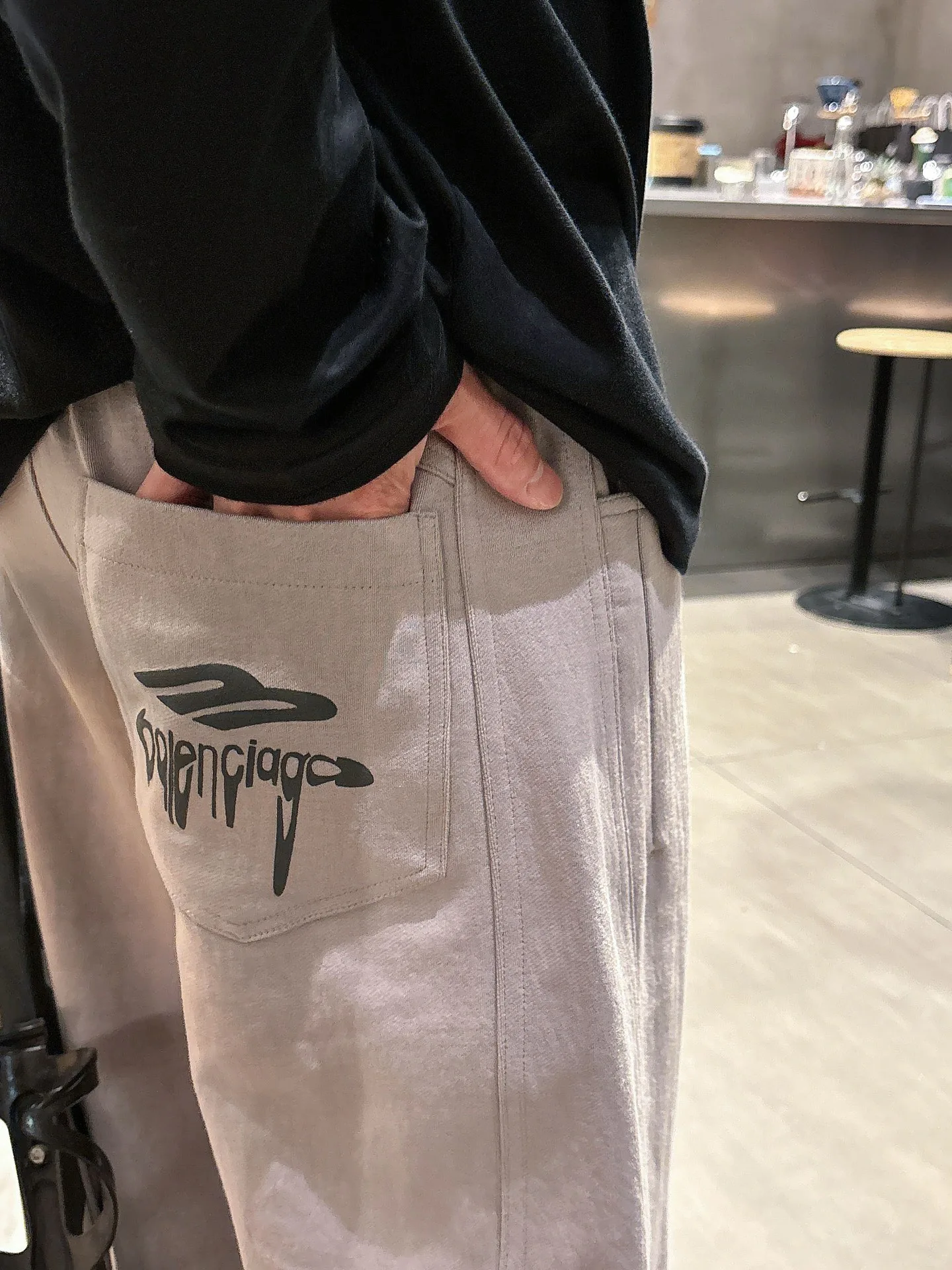 Men's Trousers BALENCIAGA 18399250