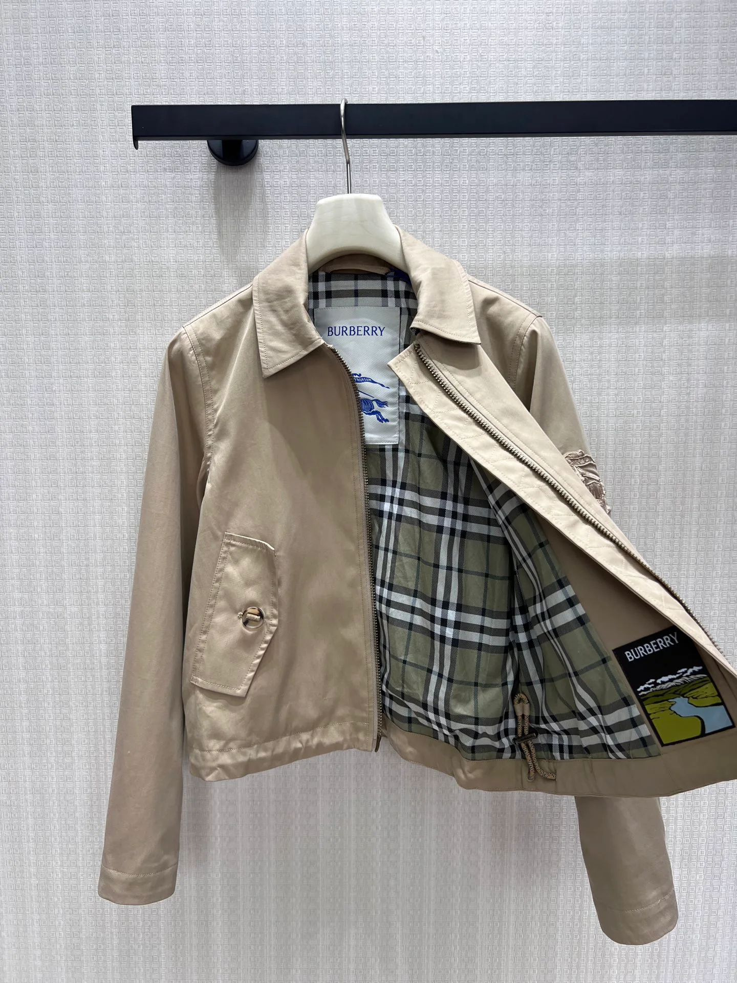 Women's Jackets And Down Jackets BURBERRY 17719136